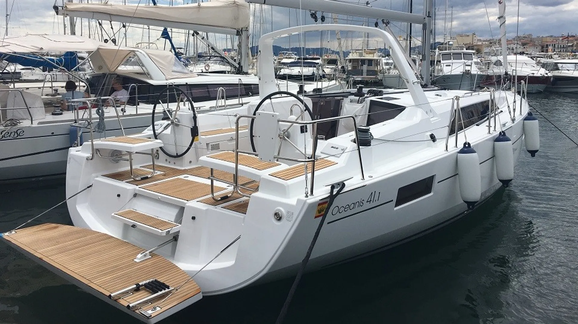 Beneteau Oceanis 41.1 in Barcelona, CT — photo 3