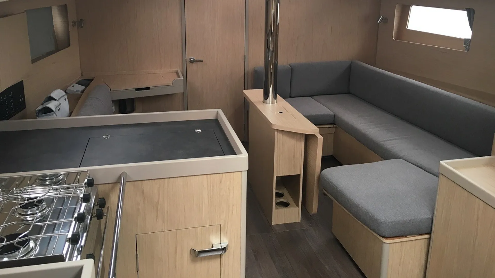 Beneteau Oceanis 41.1 in Barcelona, CT — photo 6