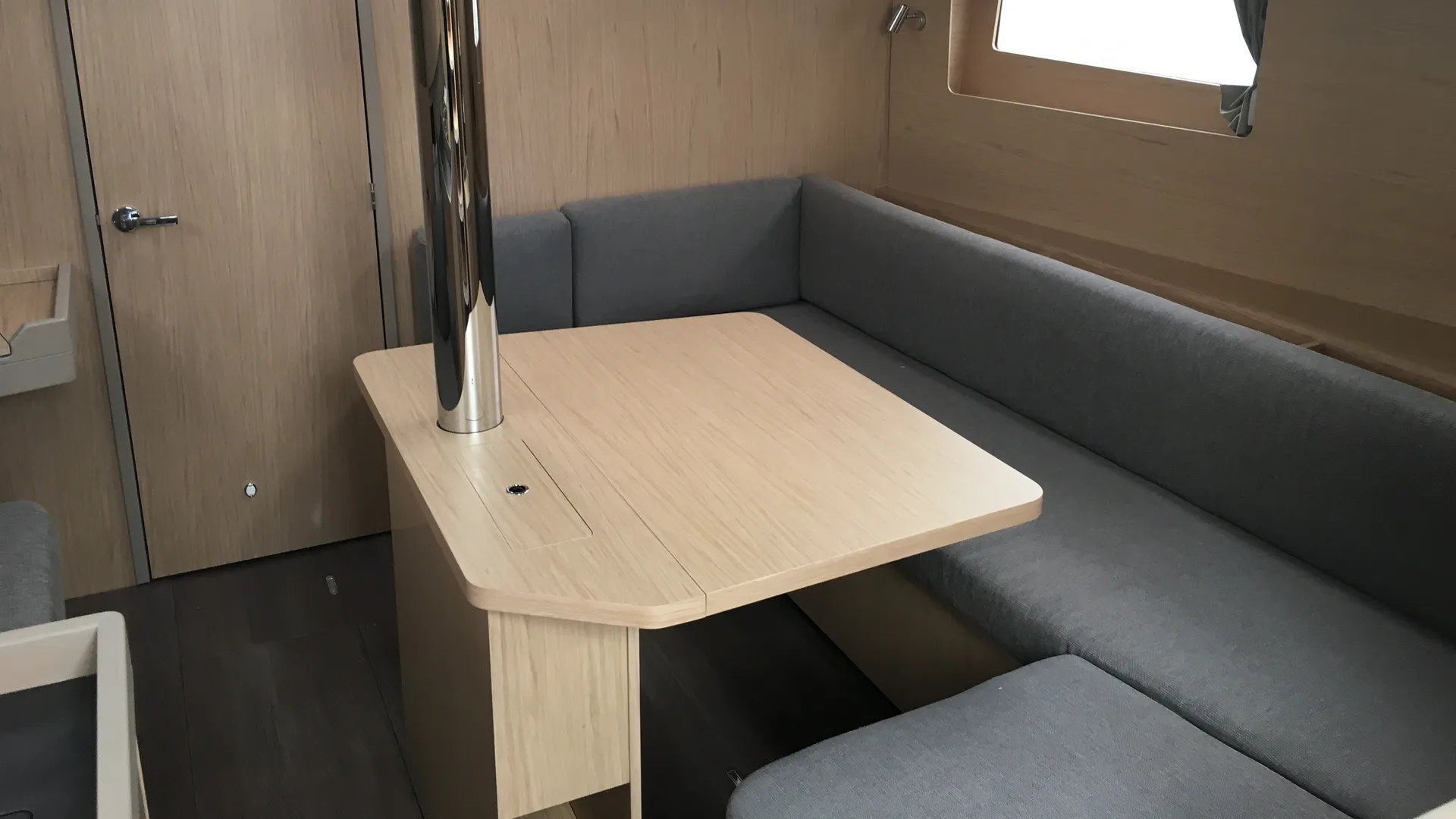 Beneteau Oceanis 41.1 in Barcelona, CT — photo 7