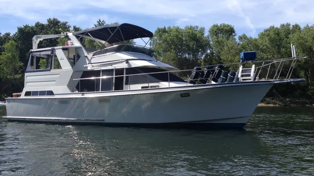 Rent a Tollycraft motor yacht in Sacramento, CA near me