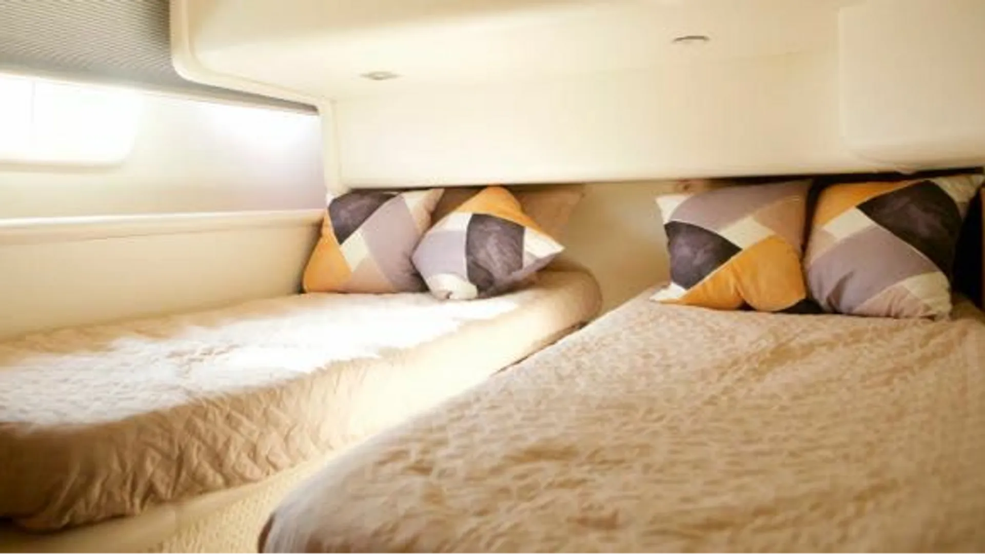 Azimut Flybridge in Miami Beach, FL — photo 10