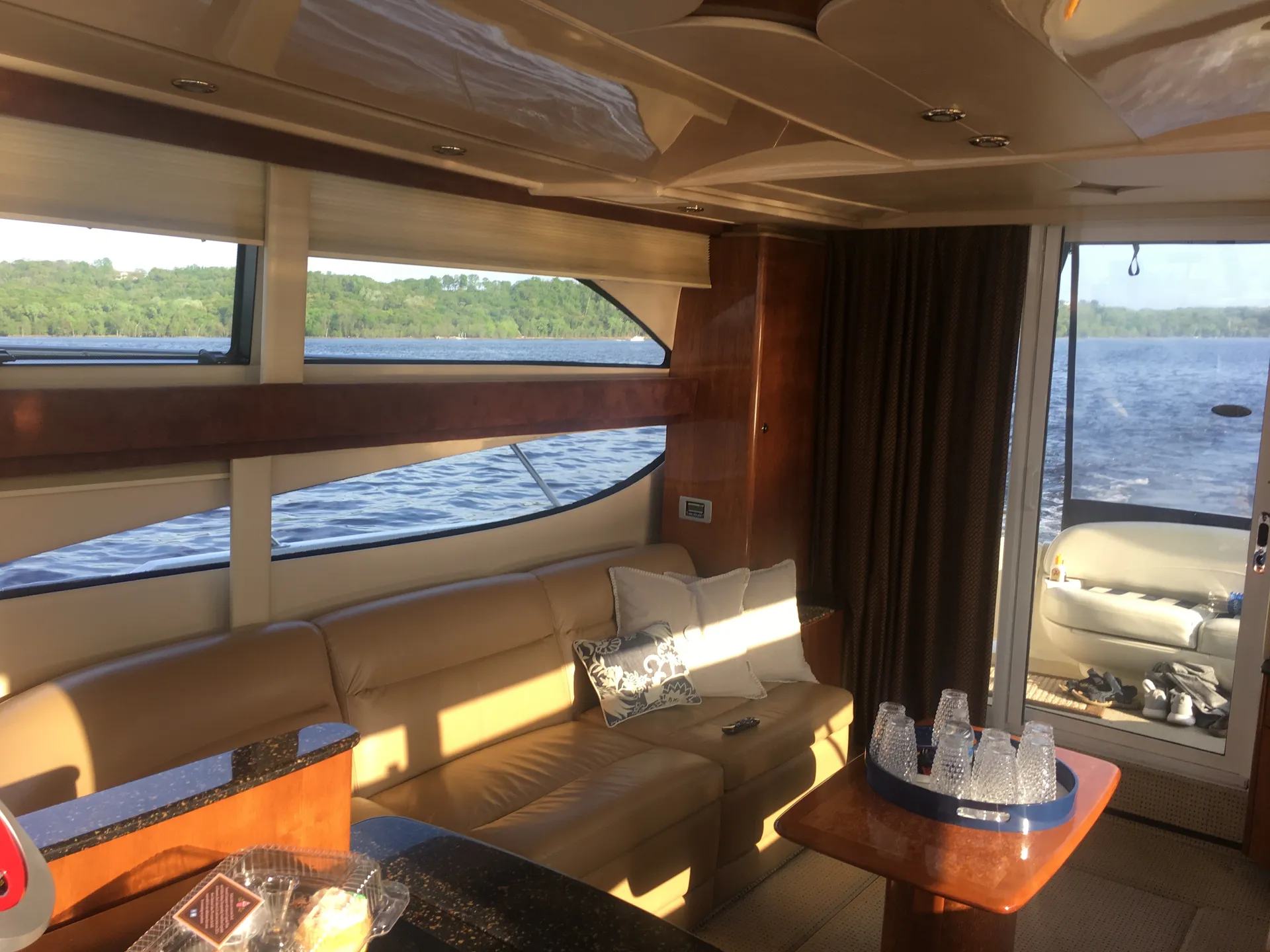 Meridian 341 Sedan in Bayport, MN — photo 4