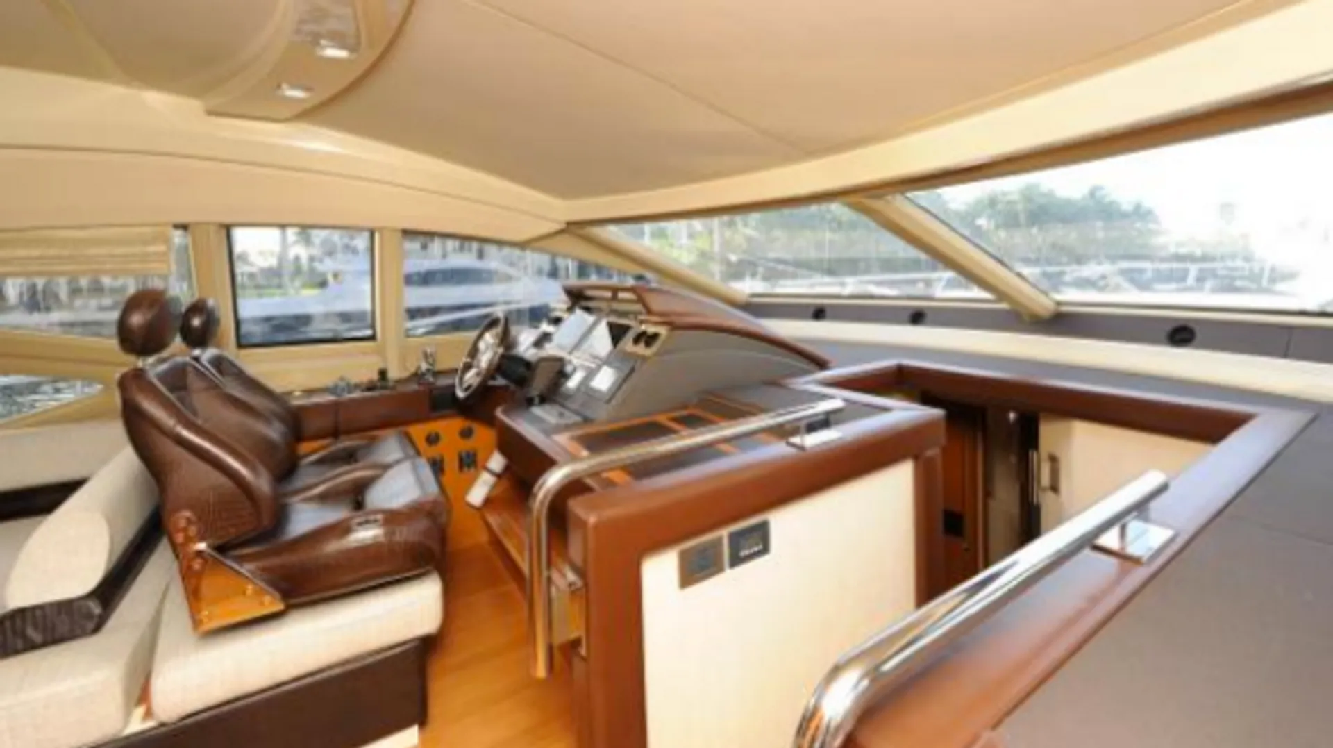 Azimut 70 in Miami Beach, FL — photo 4