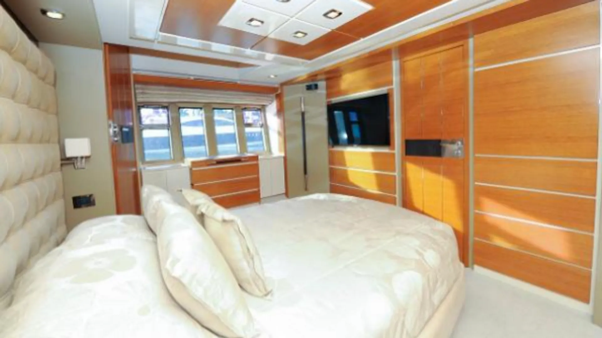 Azimut 70 in Miami Beach, FL — photo 6