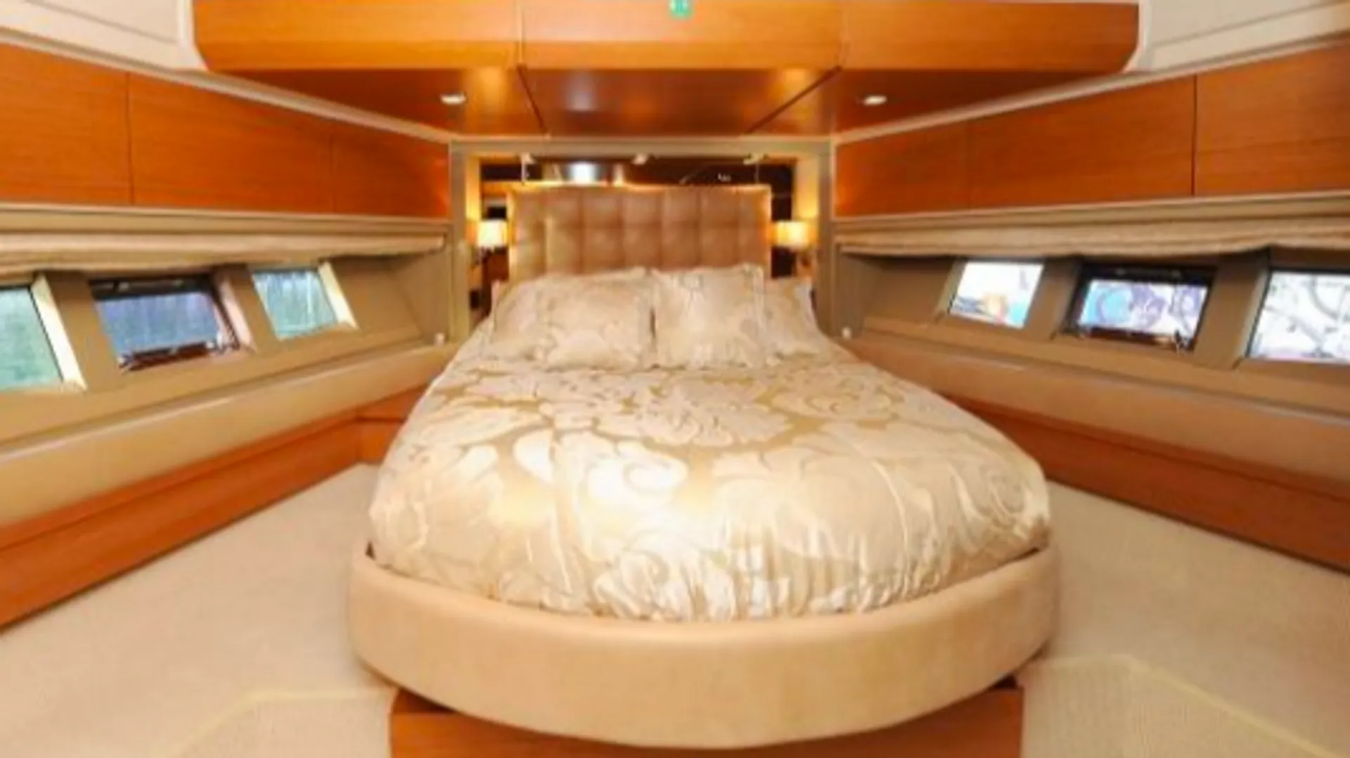 Azimut 70 in Miami Beach, FL — photo 7