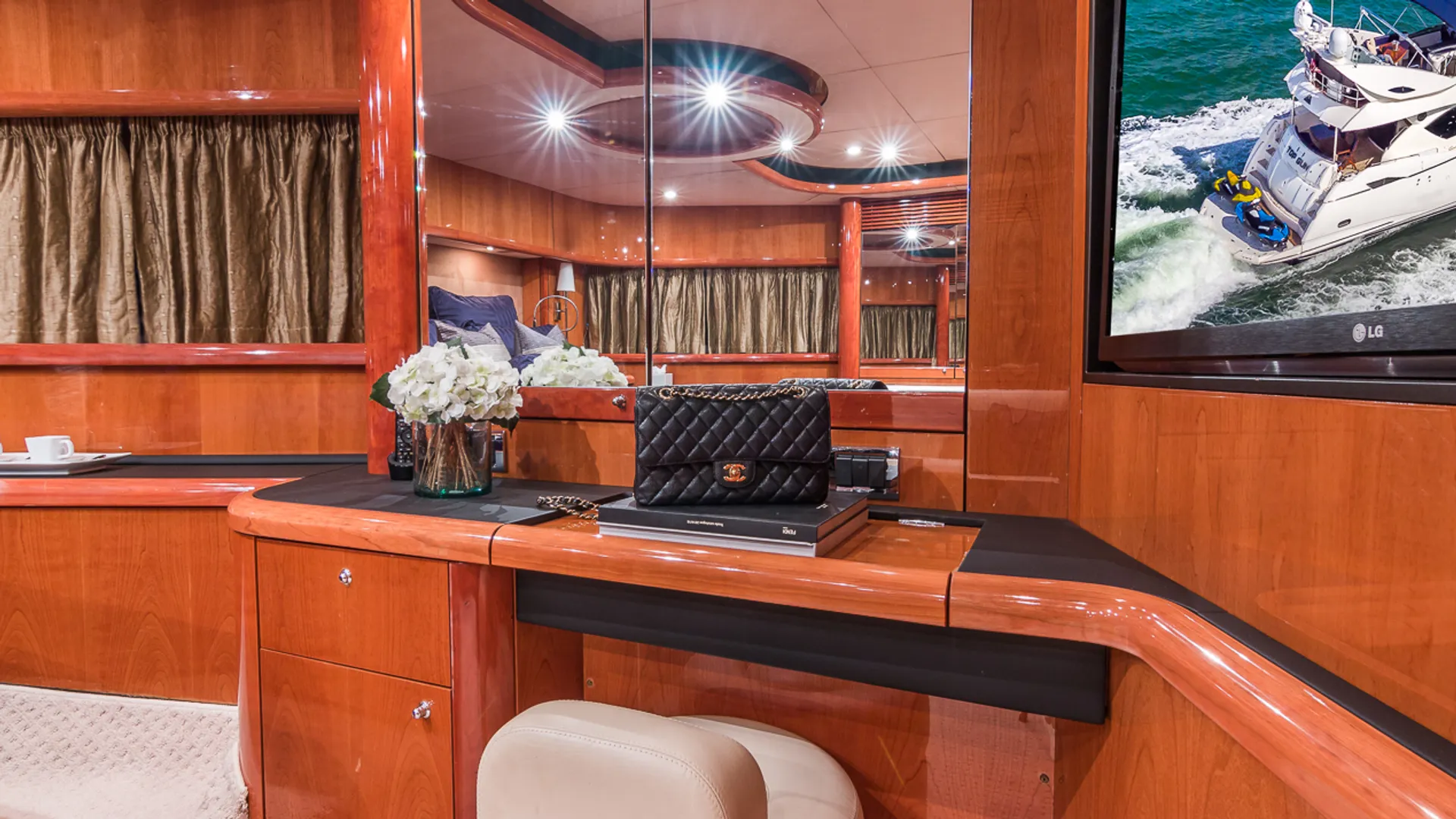 Sunseeker Manhattan in Miami Beach, FL — photo 3