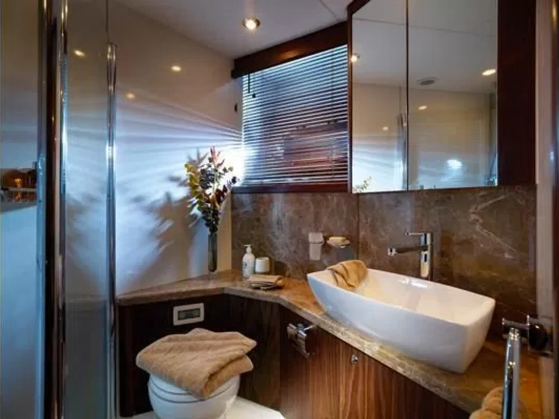 Sunseeker Manhattan in Road Town, Tortola — photo 7