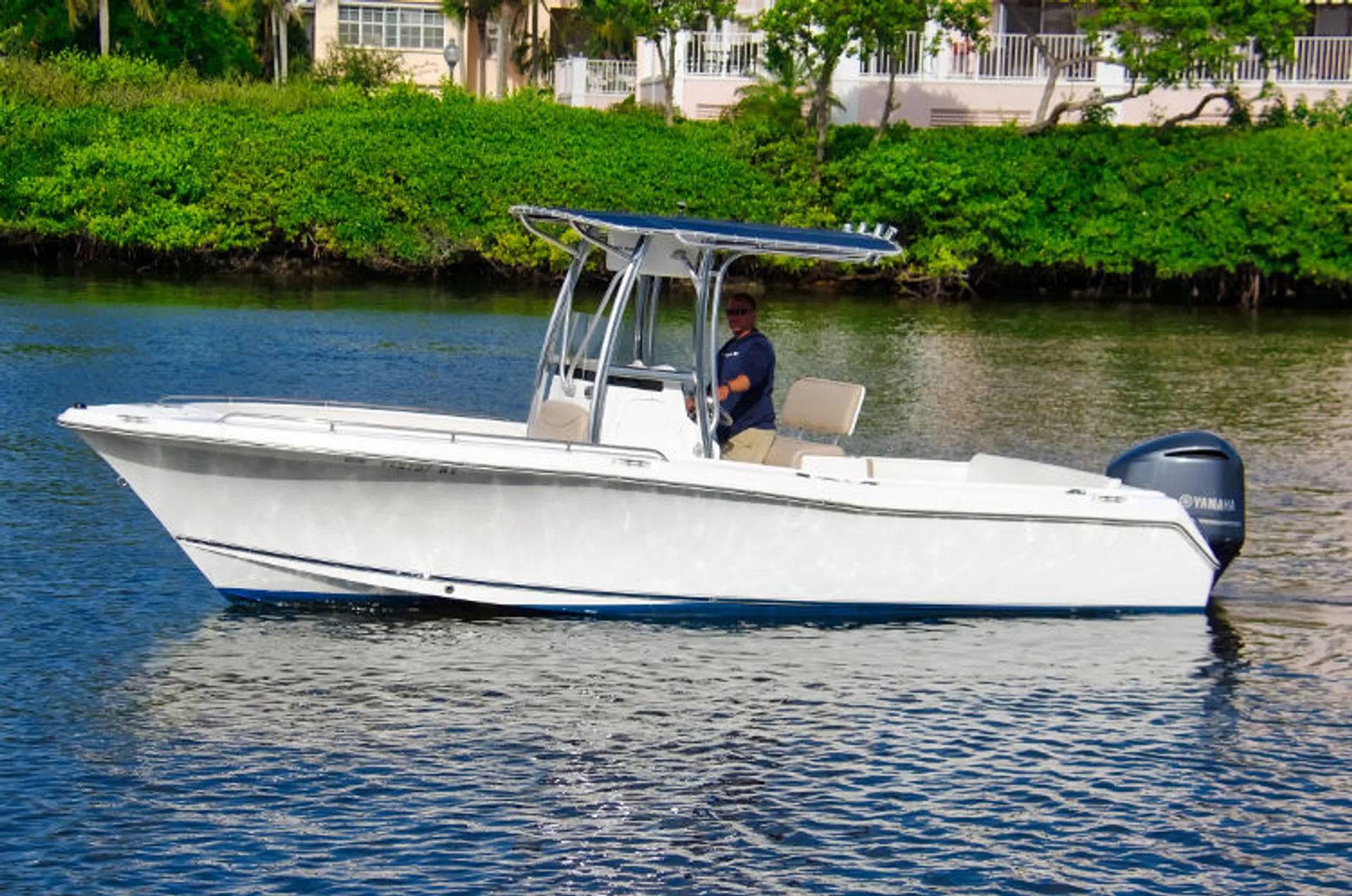 Sea Hunt 232 Ultra in Delray Beach, FL — photo 2