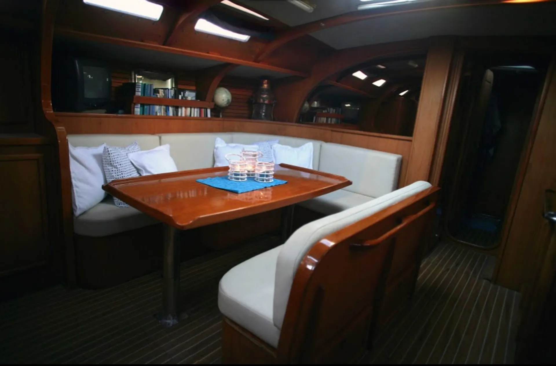 Other 47 in Alimos, Alimos — photo 3