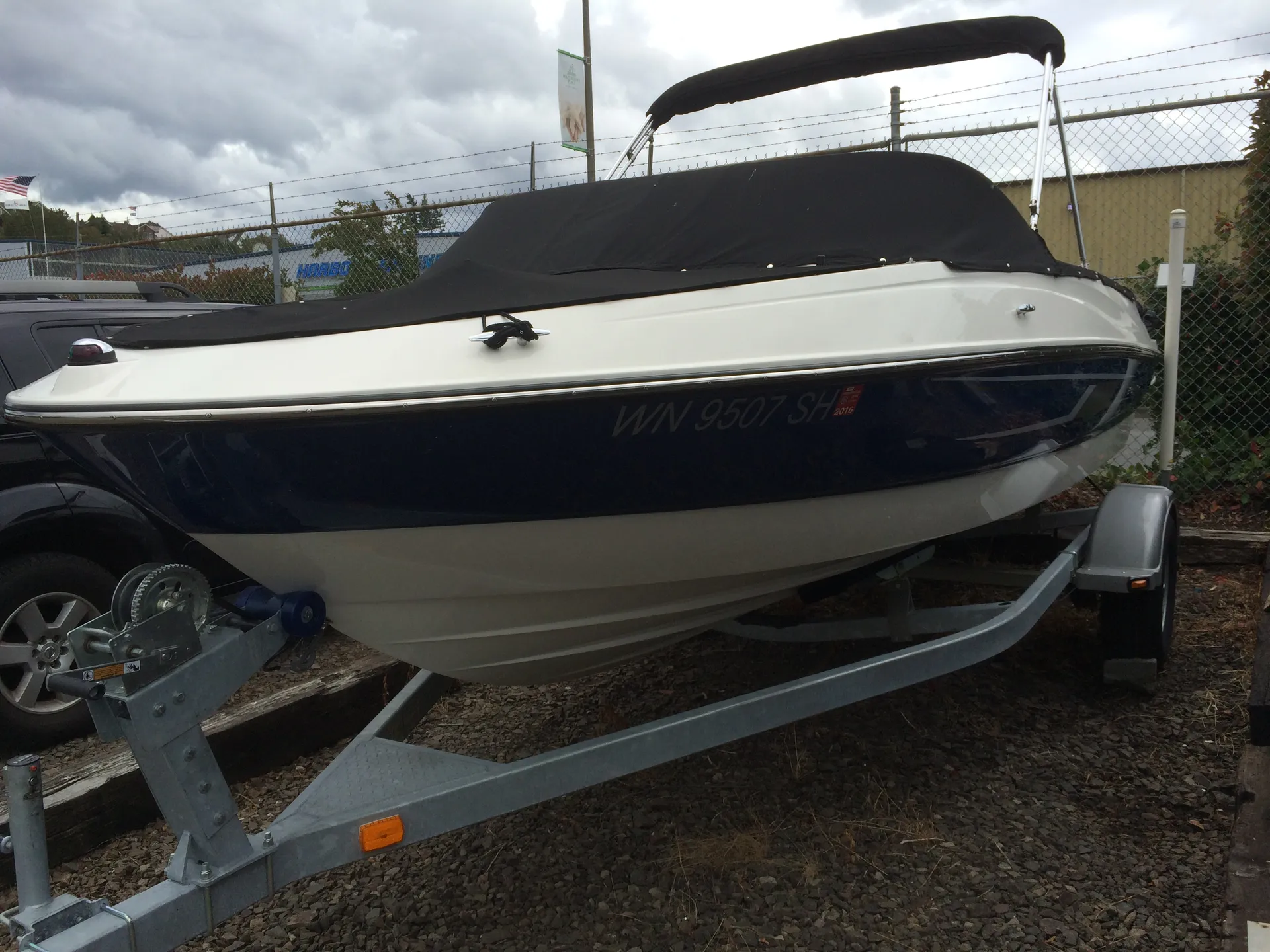 Bayliner 185 Bow Rider W/Trailer in Seattle, WA — photo 3