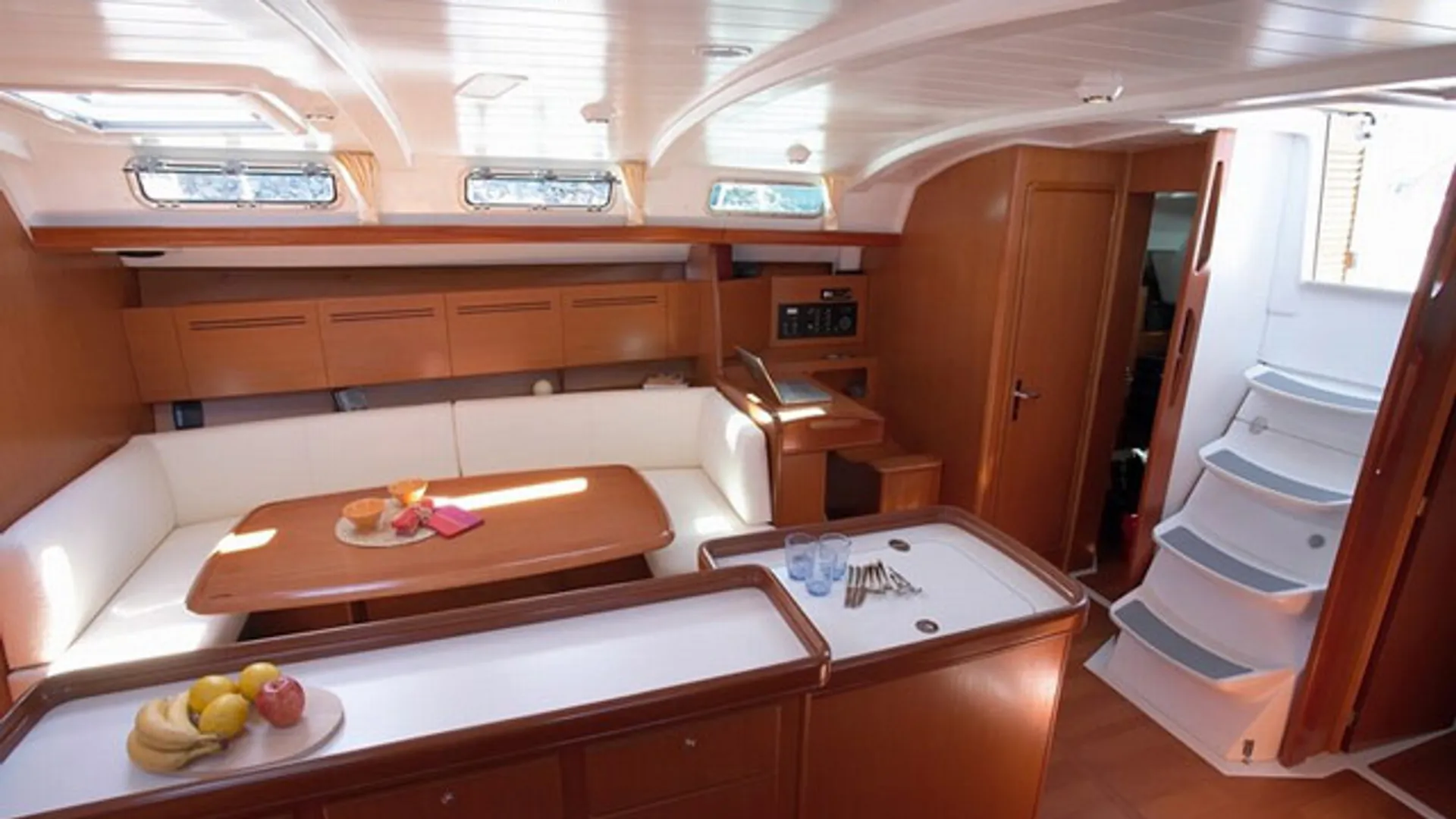 Beneteau Cyclades 50.4 in Pescara, Abruzzo — photo 6