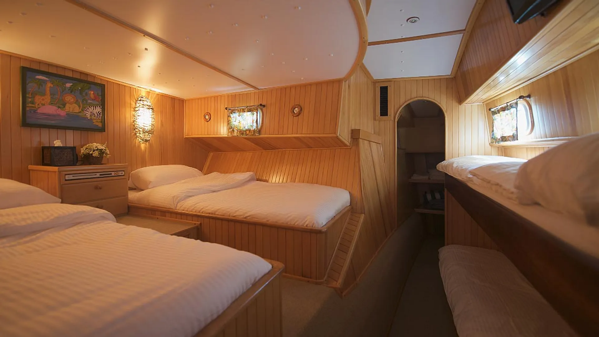 Colin Archer N/A in Phuket, จ.ภูเก็ต — photo 8