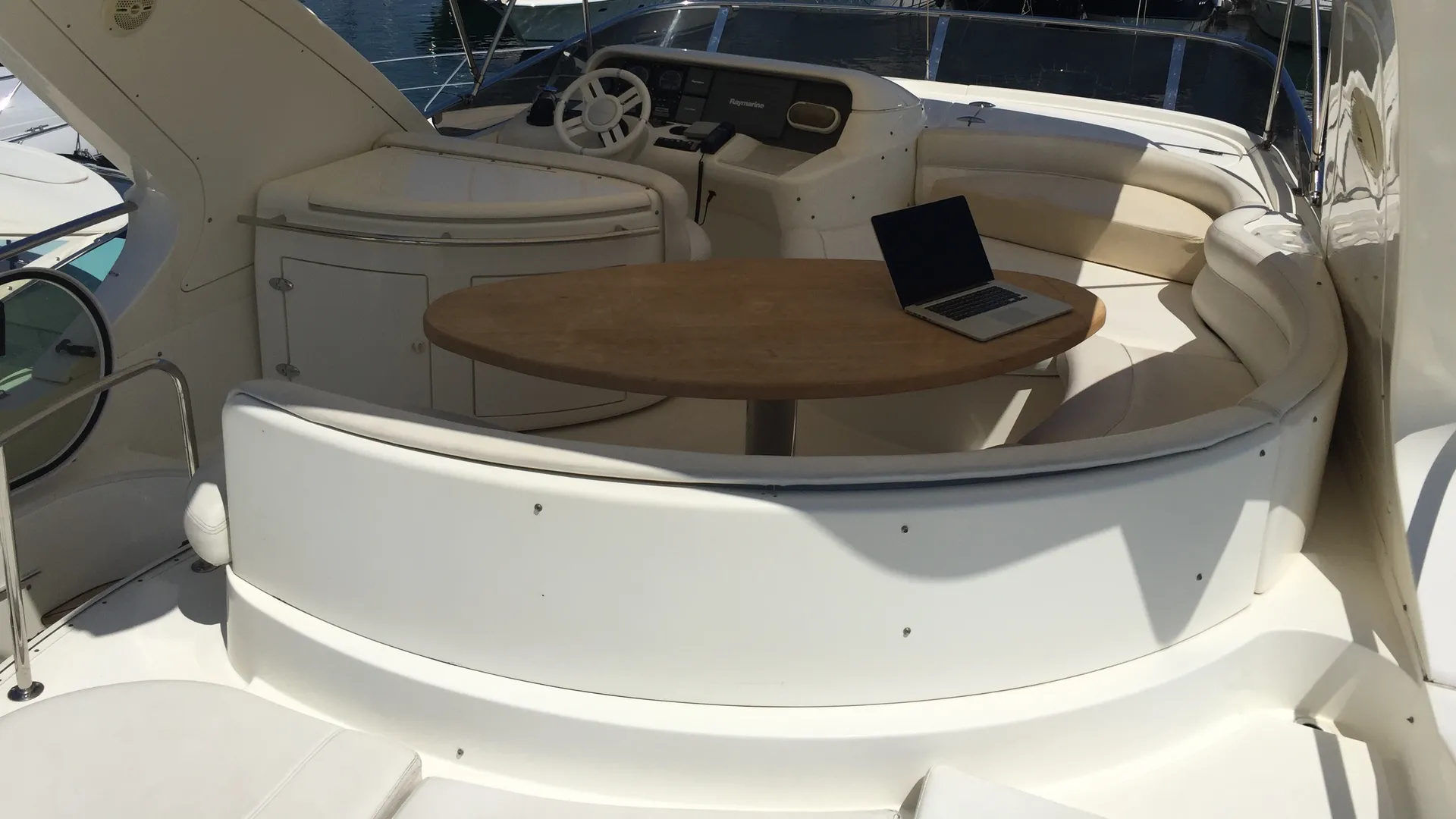 Azimut 55 Evolution in Beaulieu-sur-Mer, Provence-Alpes-Côte d'Azur — photo 7