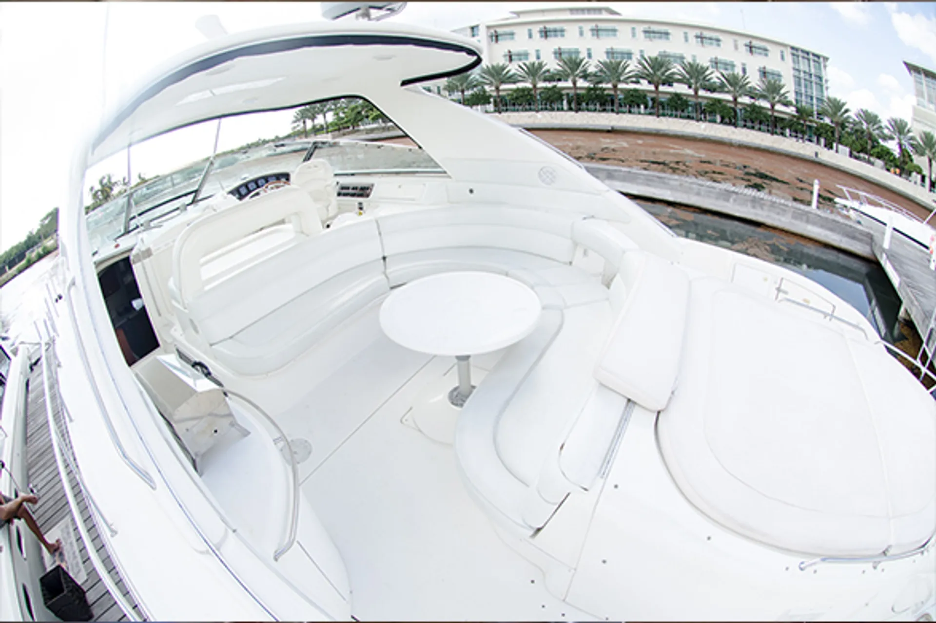 Sea Ray 60 Sundancer in null, George Town — photo 3