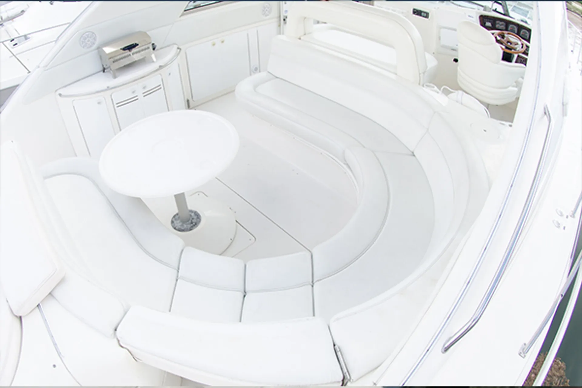 Sea Ray 60 Sundancer in null, George Town — photo 7