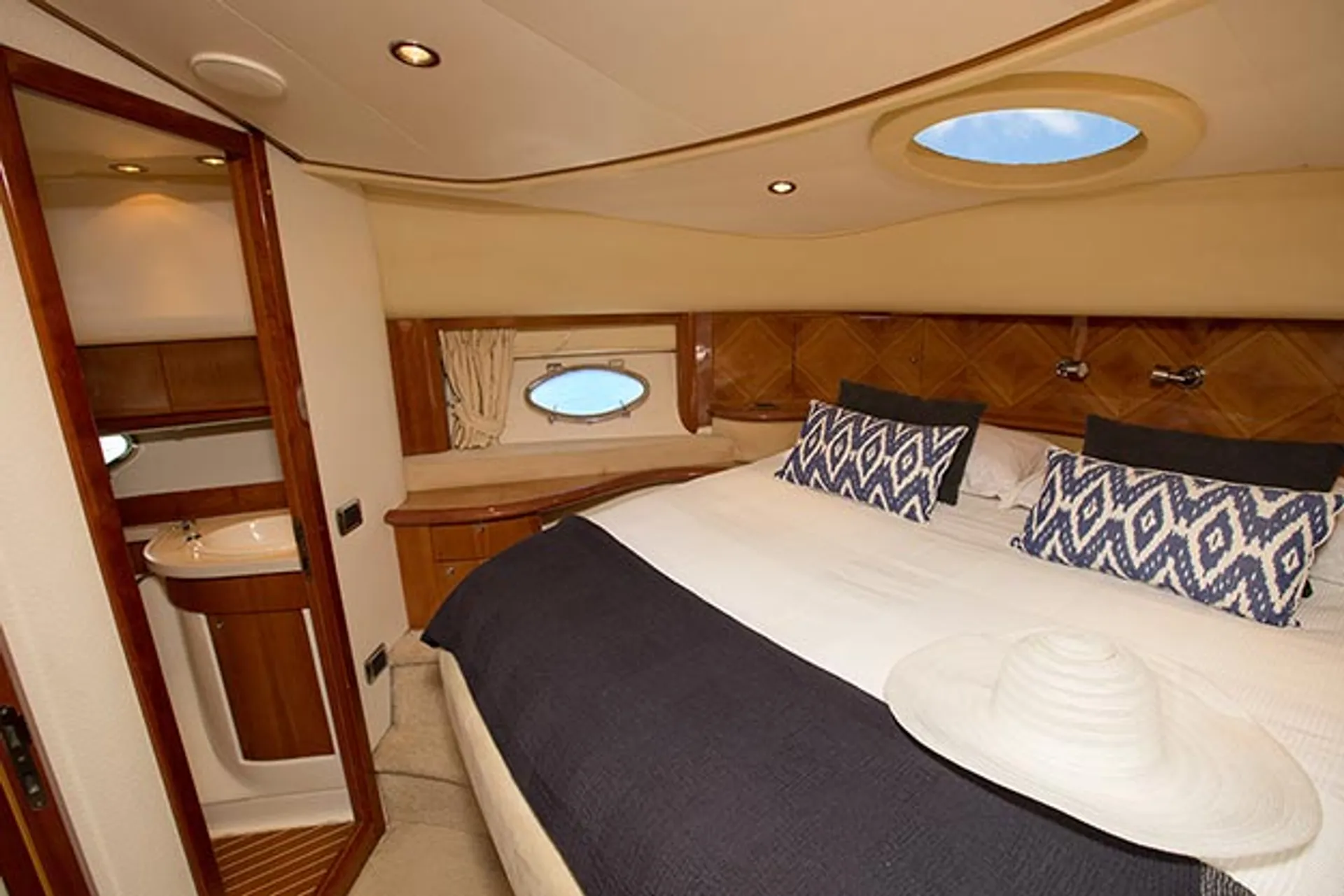 Aicon Yachts Sport Cruiser in Sukawati, Bali — photo 10