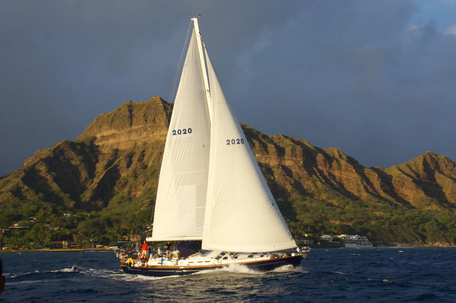 62' Beneteau Vanessa ideal charter yacht for the Hawaiian Islands!