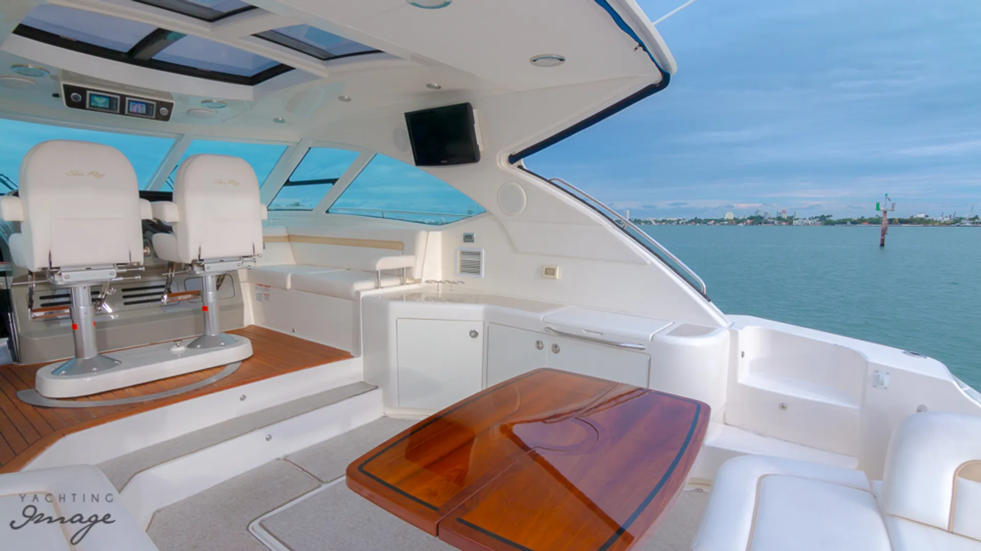 Sea Ray Sundancer in Miami, FL — photo 2