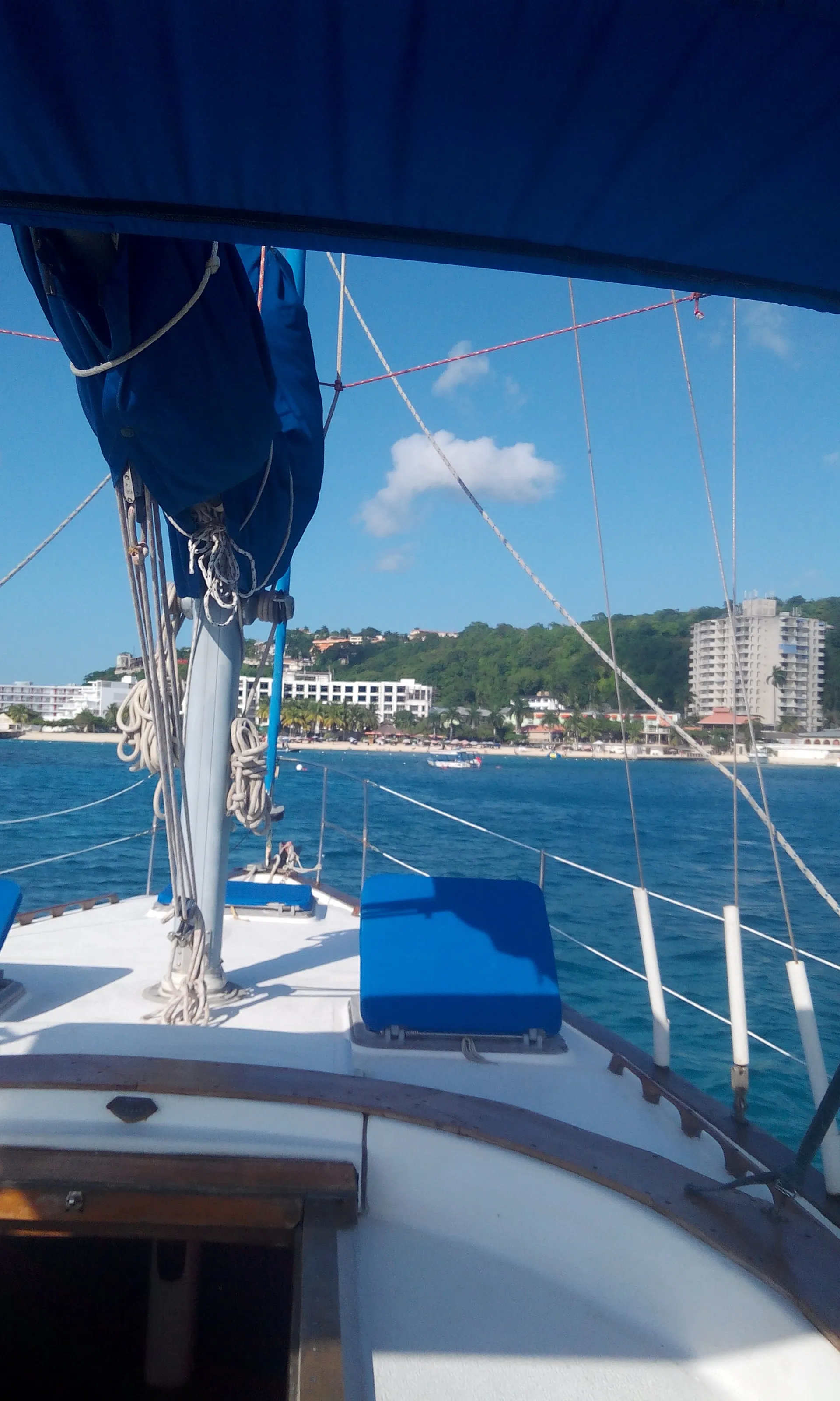 Endeavour 42 Center Cockpit in Montego Bay, St. James Parish — photo 9
