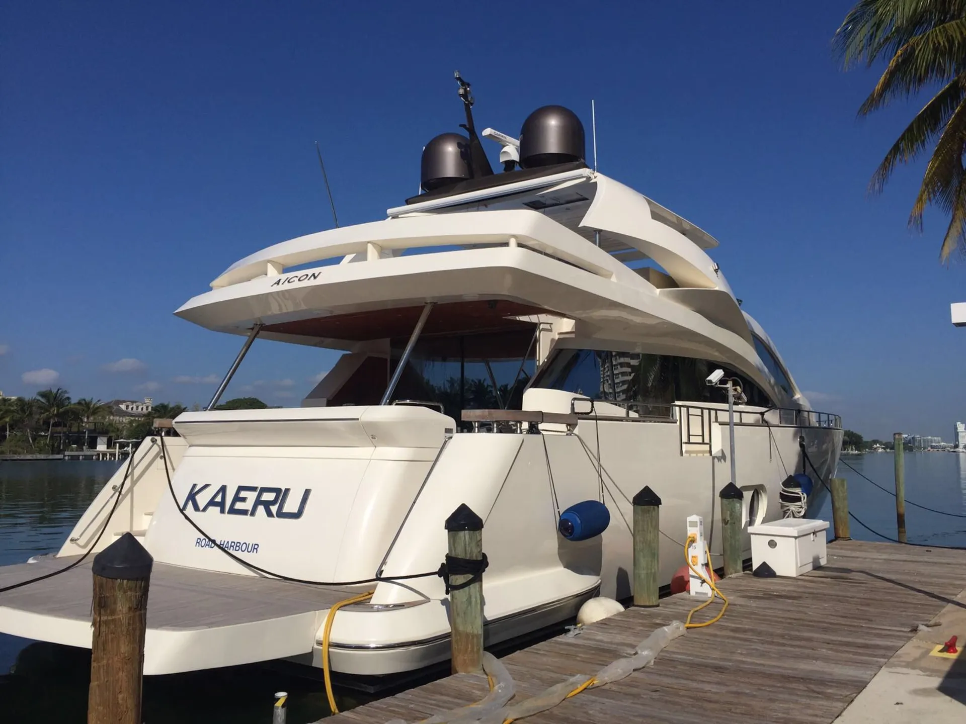 Aicon Yachts Sport Cruiser in Miami Beach, FL — photo 4