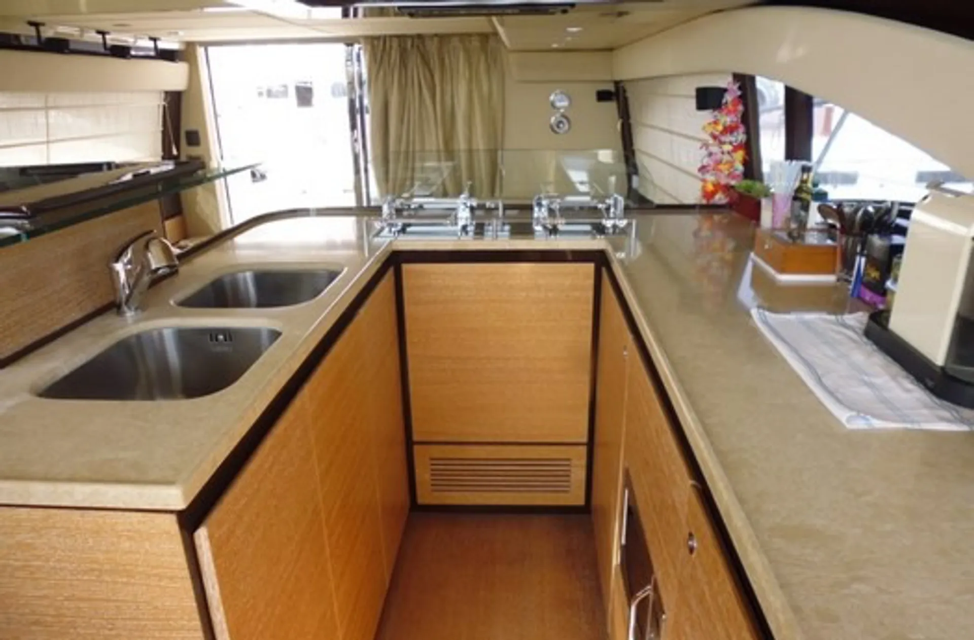 Azimut 58 Motor Yacht in null, AL — photo 9