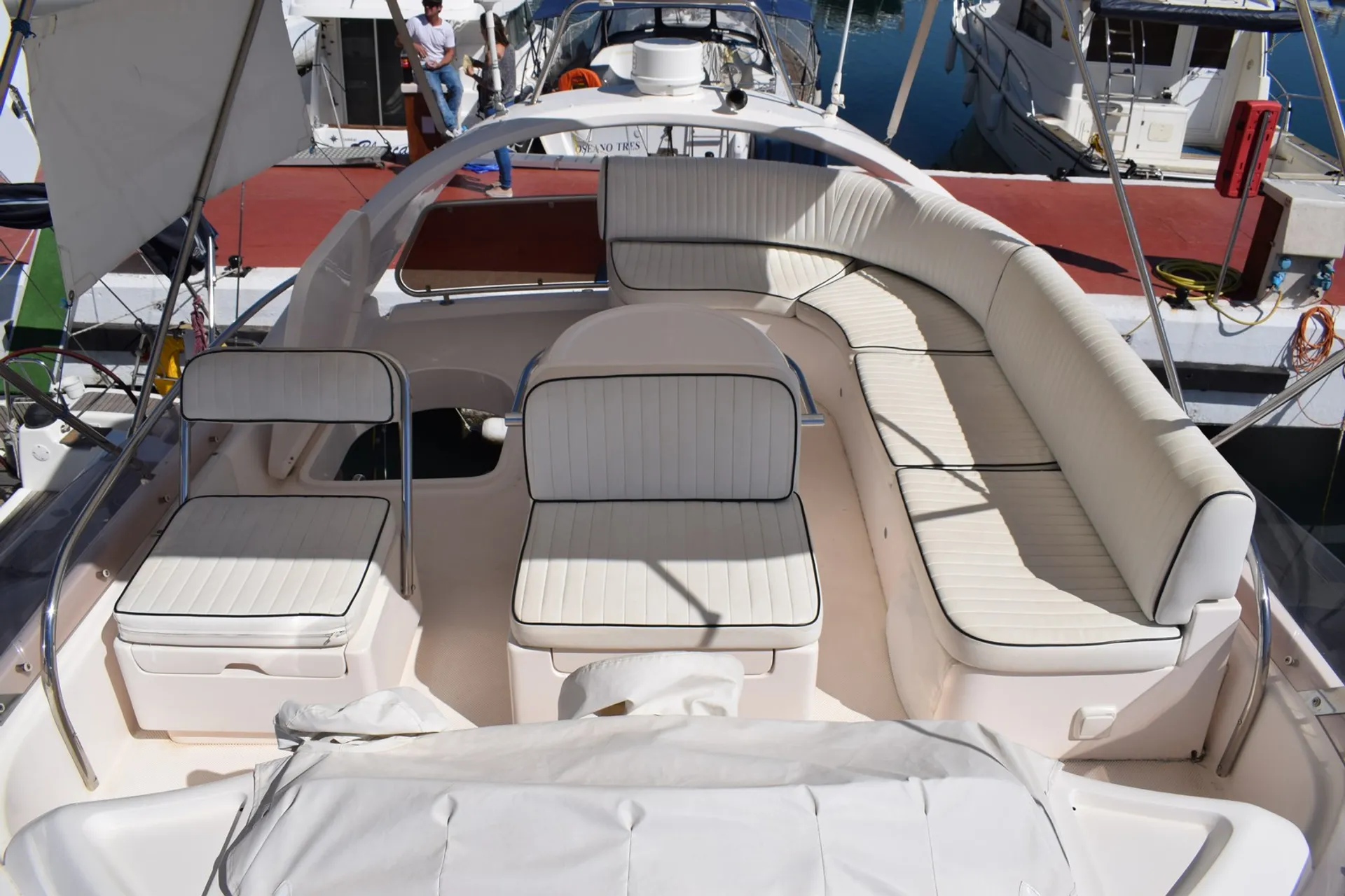 Astondoa Motor Yacht in null, AL — photo 2