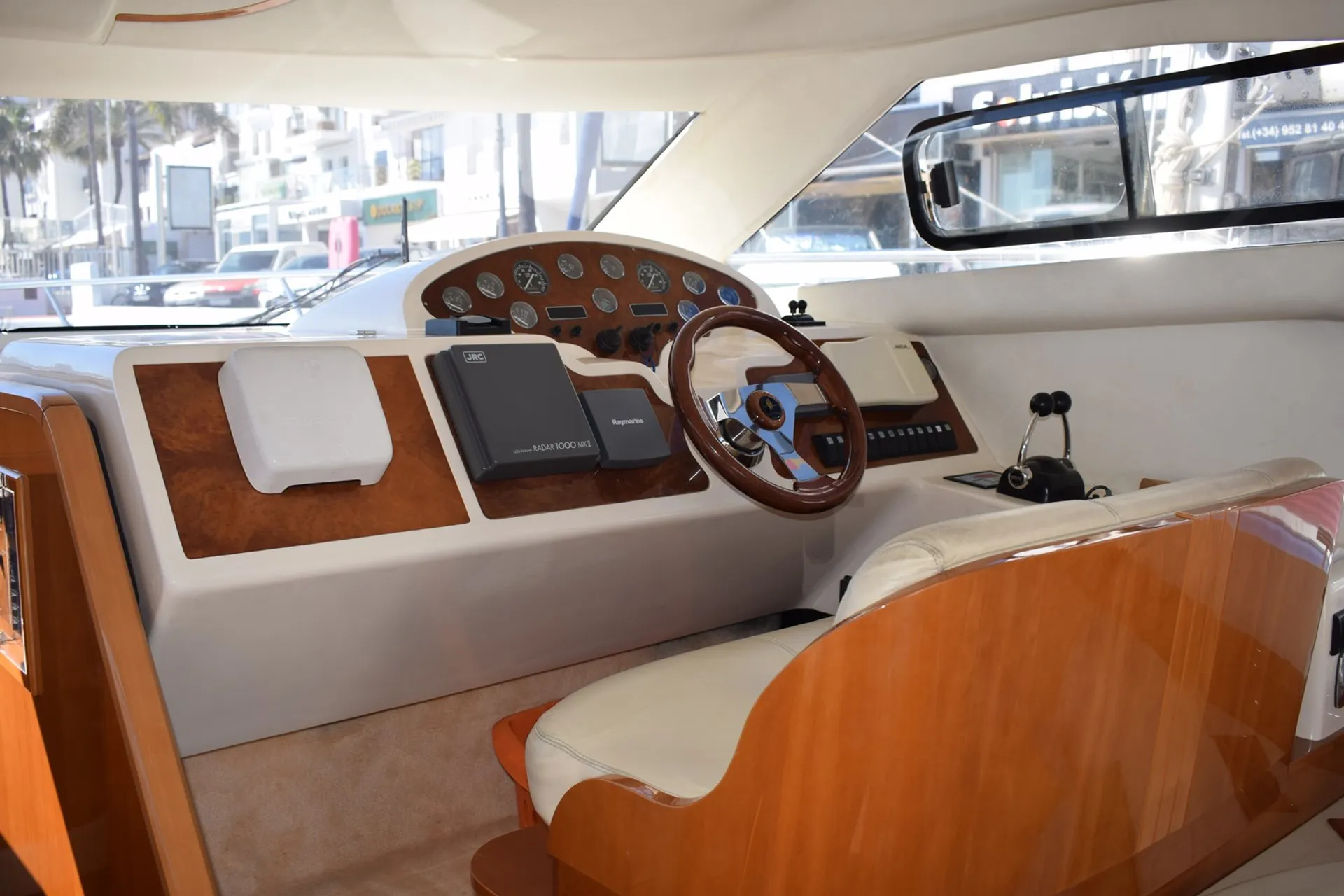 Astondoa Motor Yacht in null, AL — photo 3