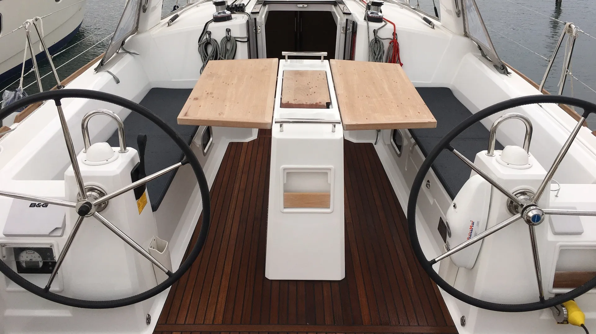 Beneteau Oceanis 38.1 in Barcelona, CT — photo 3