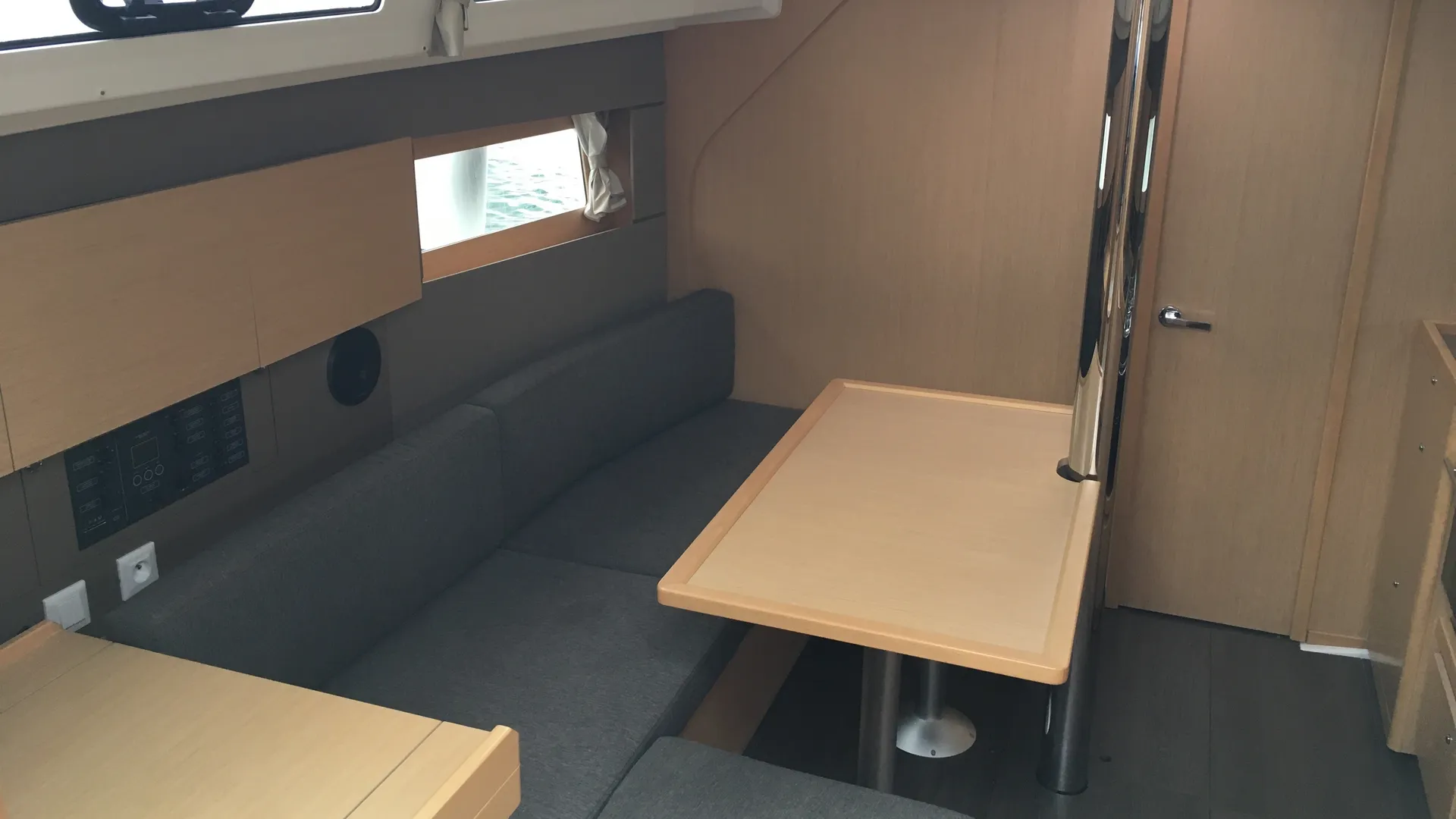 Beneteau Oceanis 38.1 in Barcelona, CT — photo 5