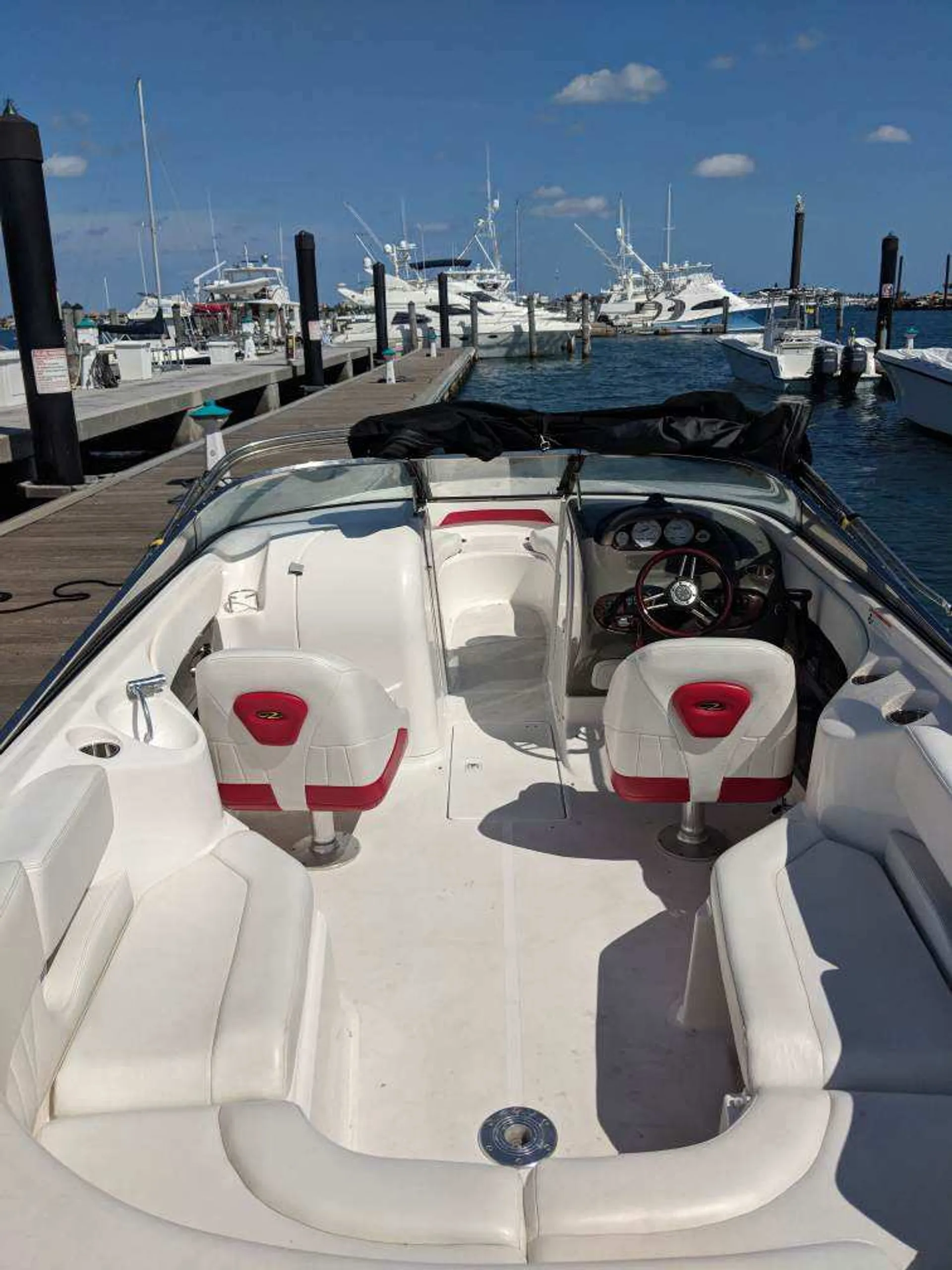 Regal 2520 FasDeck in Riviera Beach, FL — photo 3