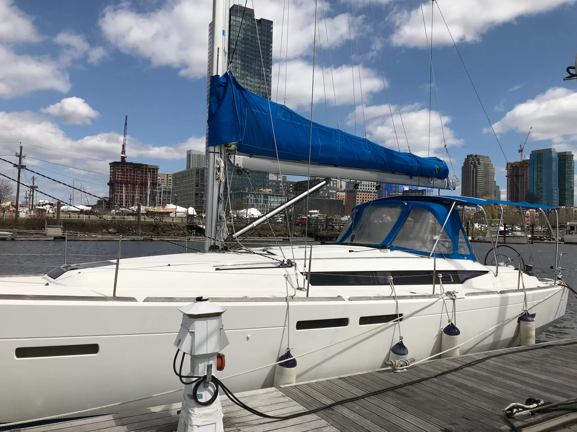 Jeanneau Sailboats Sun Odyssey 409 in Cabo Rojo, Cabo Rojo — photo 2