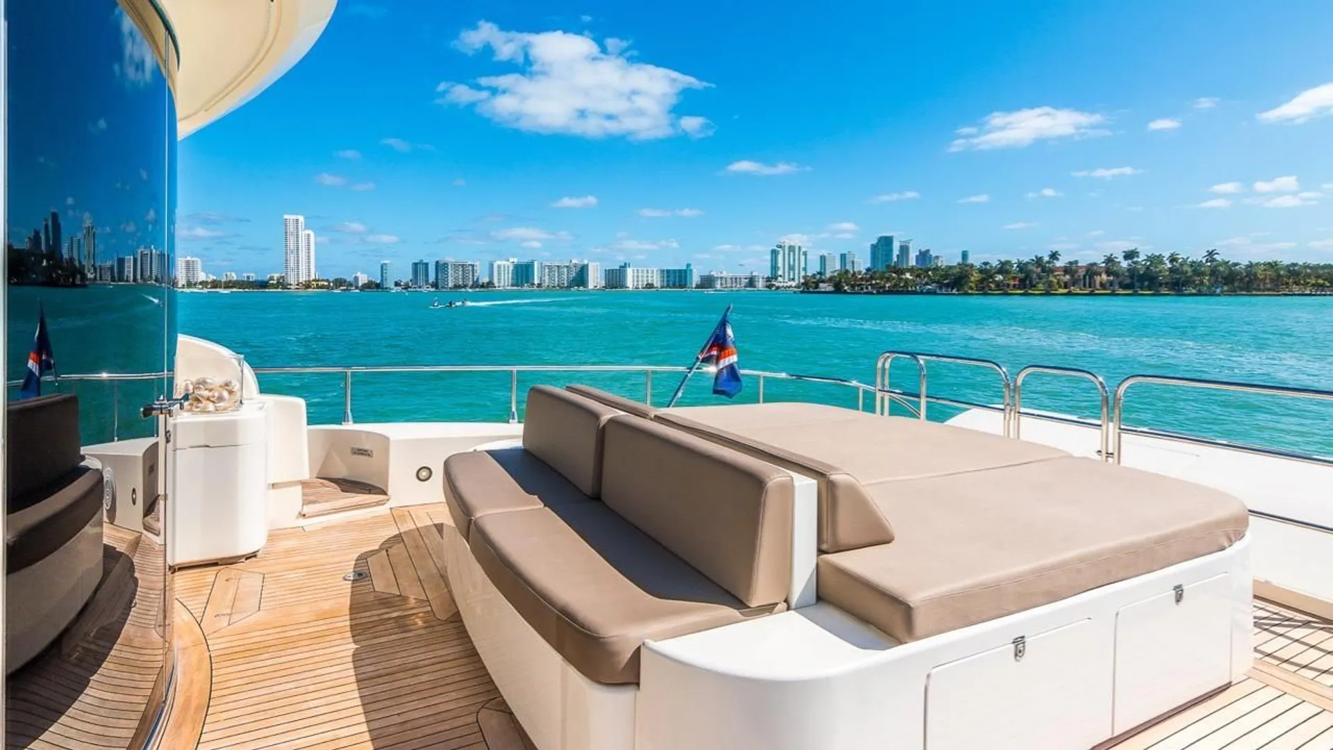 Leopard 89 in Miami, FL — photo 9