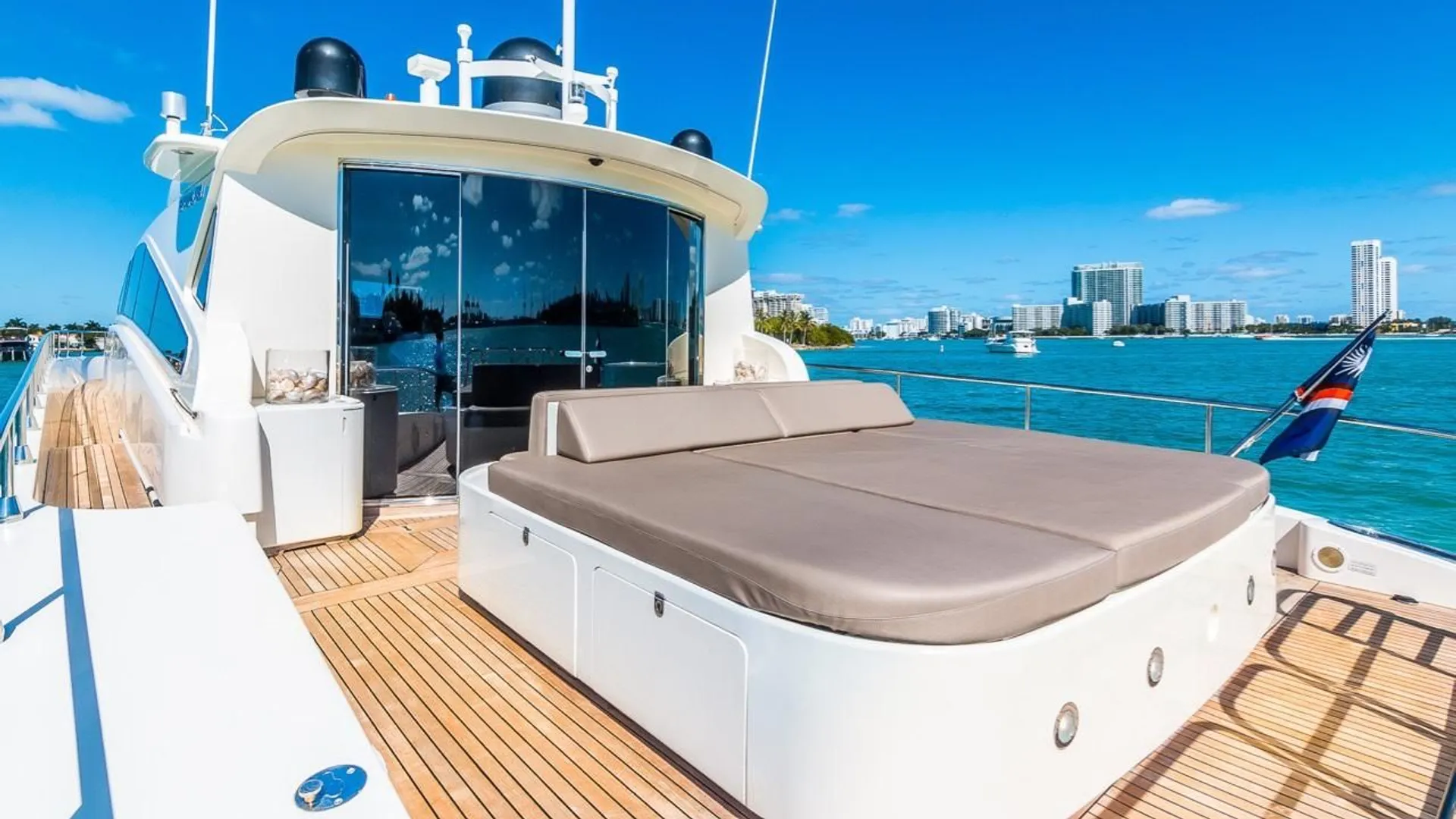 Leopard 89 in Miami, FL — photo 8