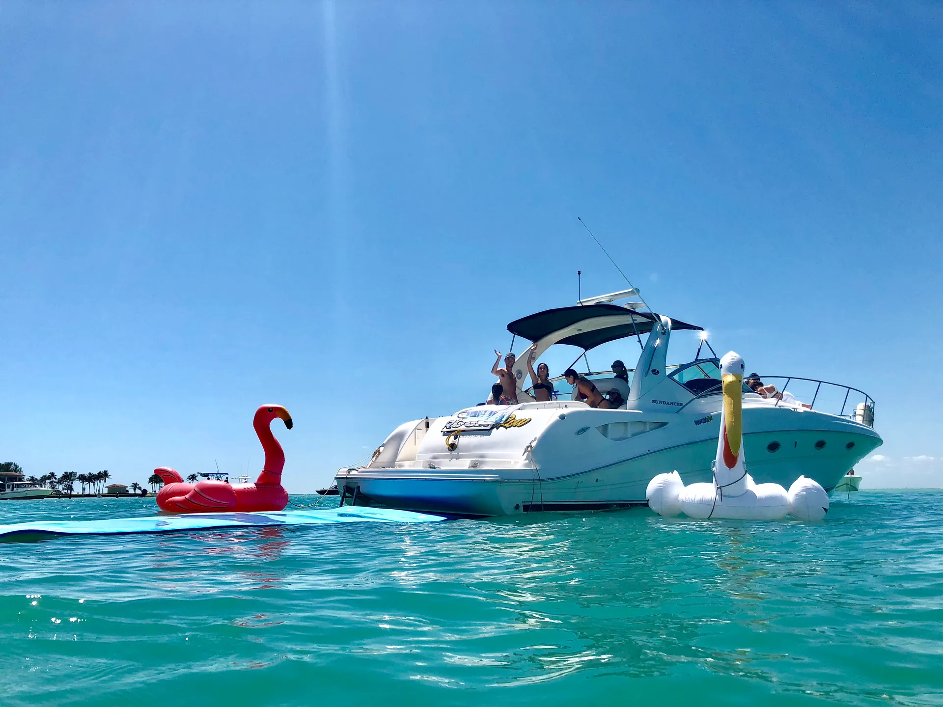 Sea Ray Boats 44 Sundancer in Miami, FL — photo 2