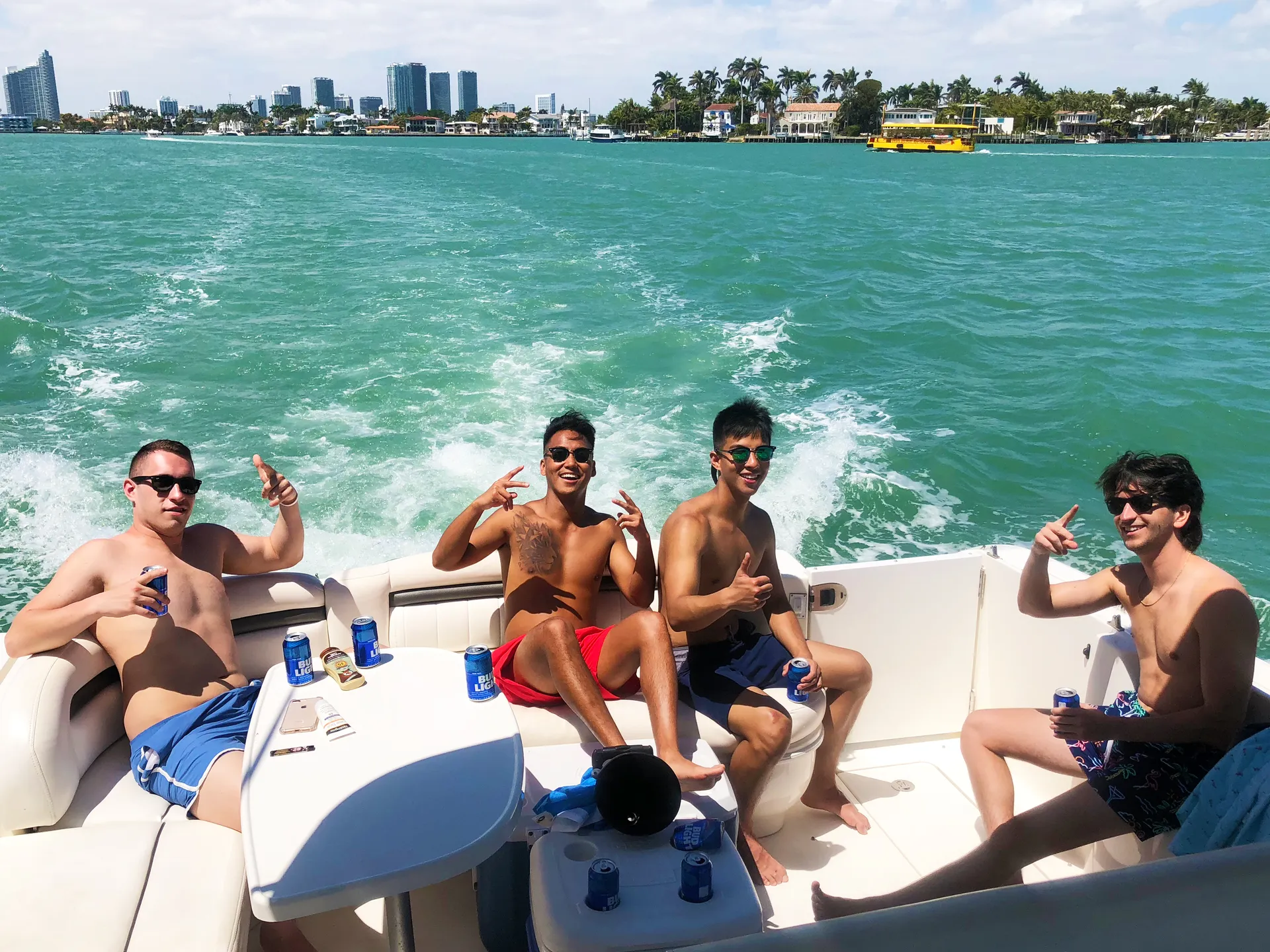 Sea Ray Boats 44 Sundancer in Miami, FL — photo 7