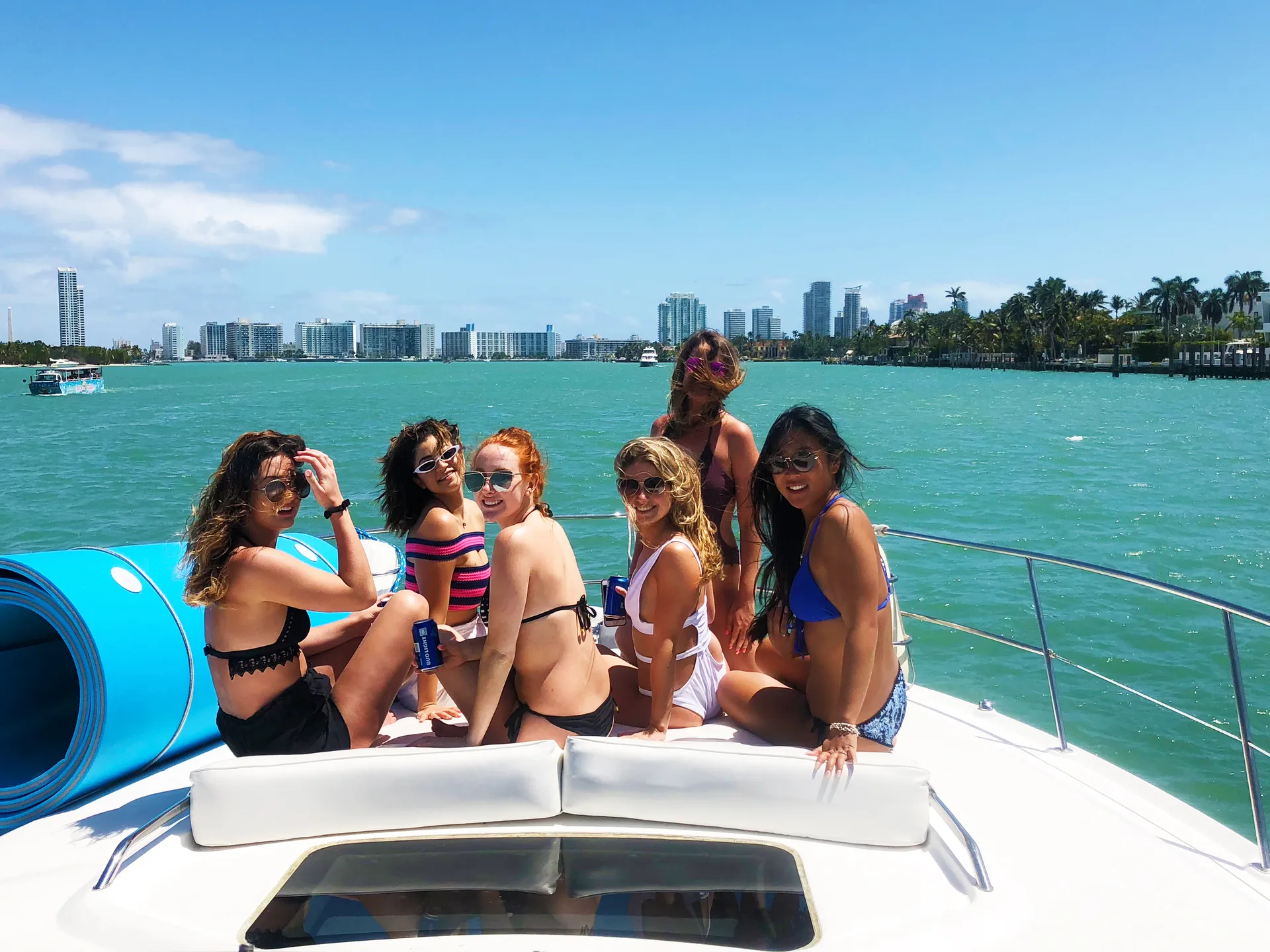 Sea Ray Boats 44 Sundancer in Miami, FL — photo 3