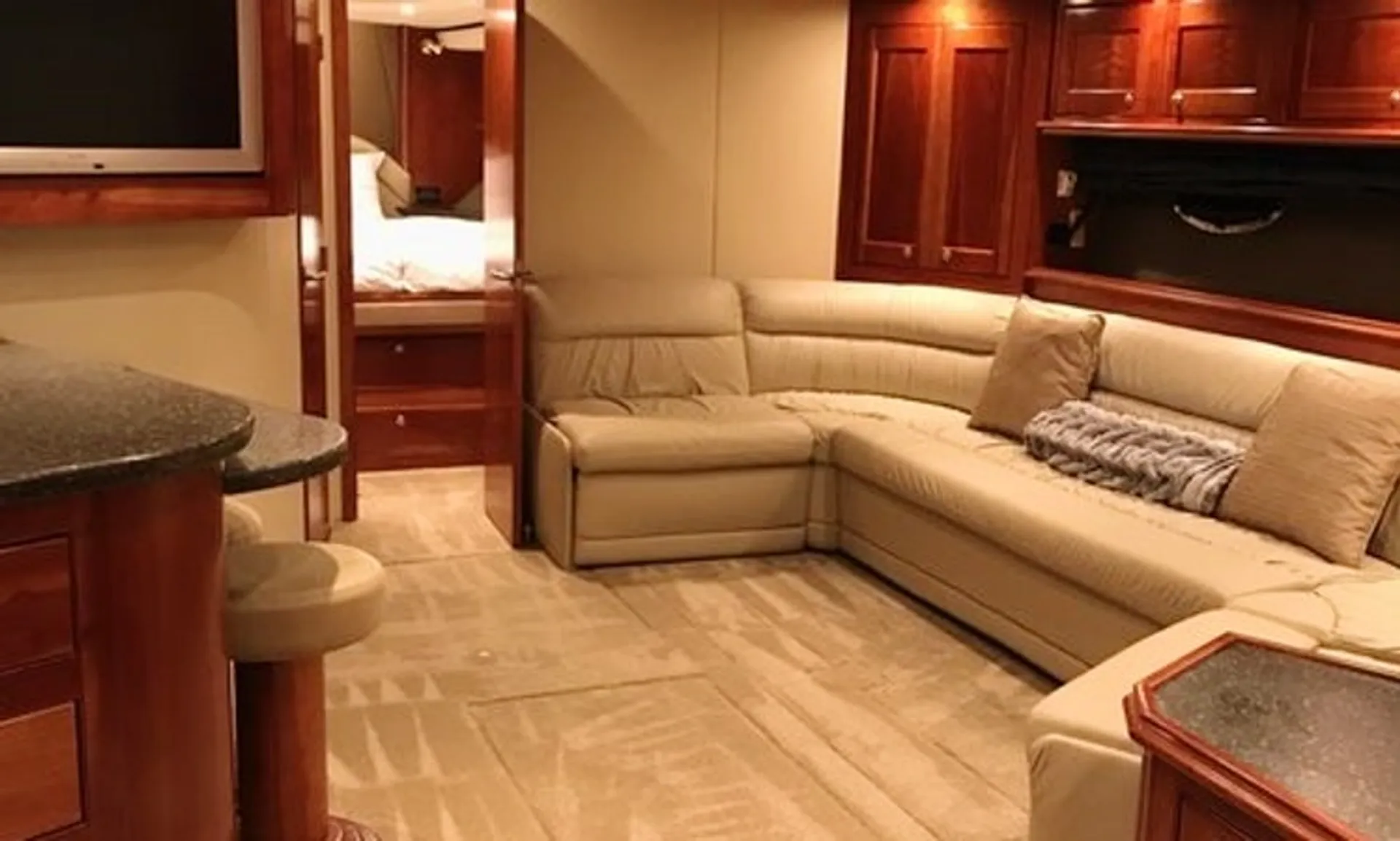 Cruisers Yachts 560 Express in San Diego, CA — photo 10