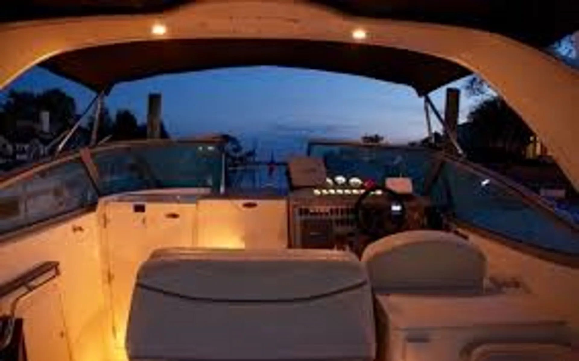 Maxum 3300 SE in Kirkland, WA — photo 4