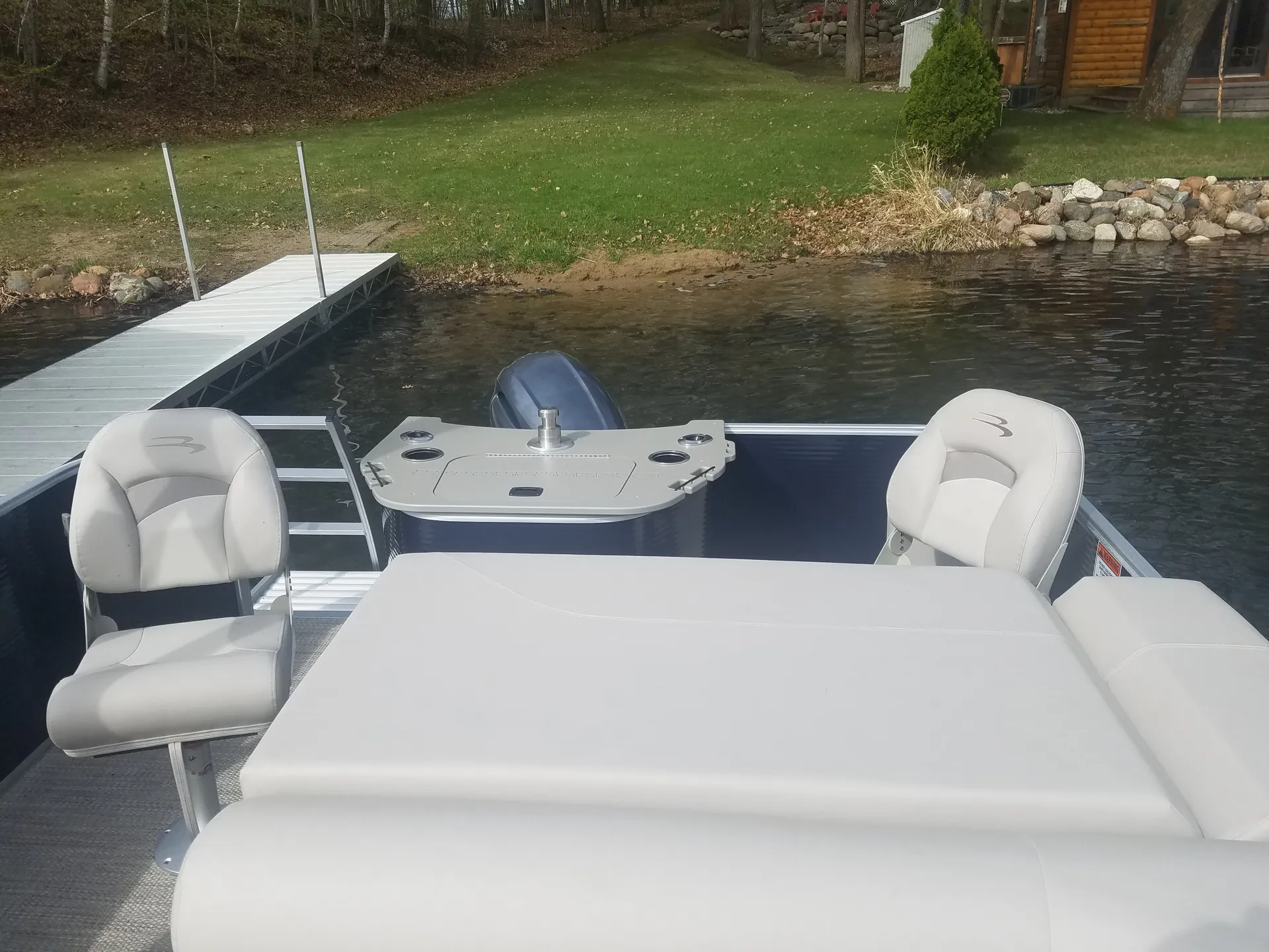21' Bennington pontoon on Lake Sylvia!