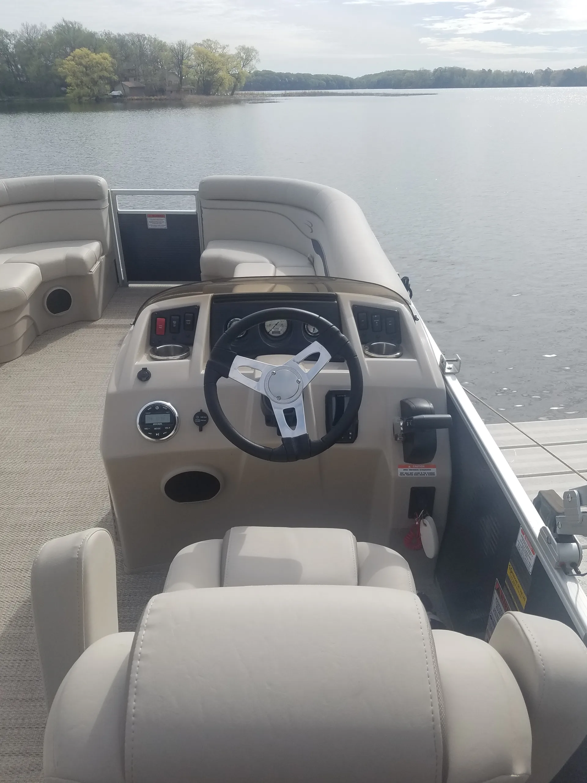 21' Bennington pontoon on Lake Sylvia!