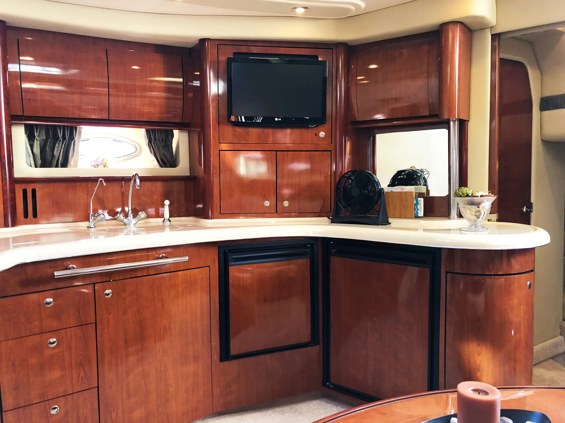 Sea Ray Boats 44 Sundancer in Miami, FL — photo 8