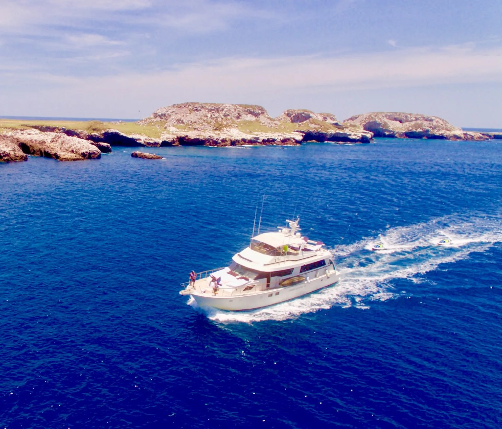 Yacht Aurora, the perfect day on the water!