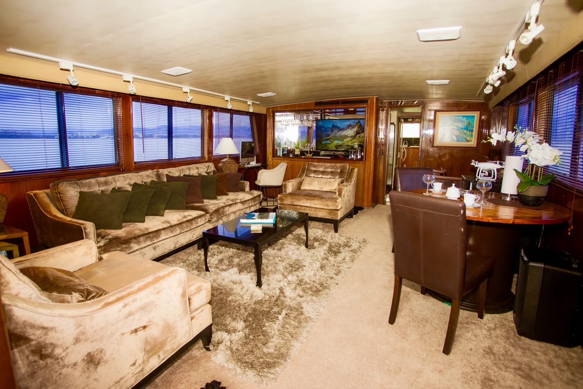 Yacht Aurora, the perfect day on the water!