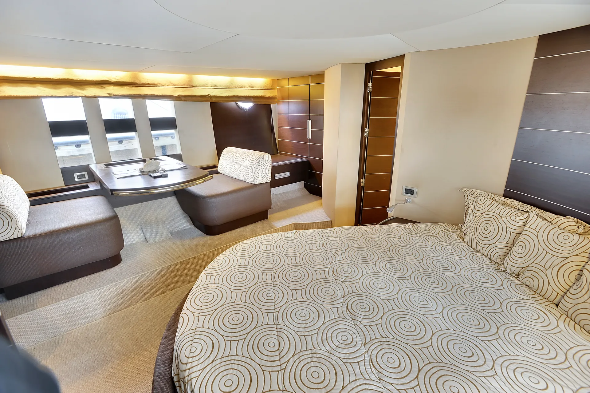 Super Nice Azimut 68S Italian Motor Yacht 