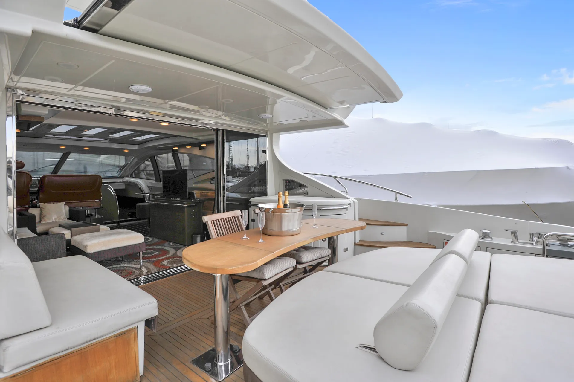 Super Nice Azimut 68S Italian Motor Yacht 