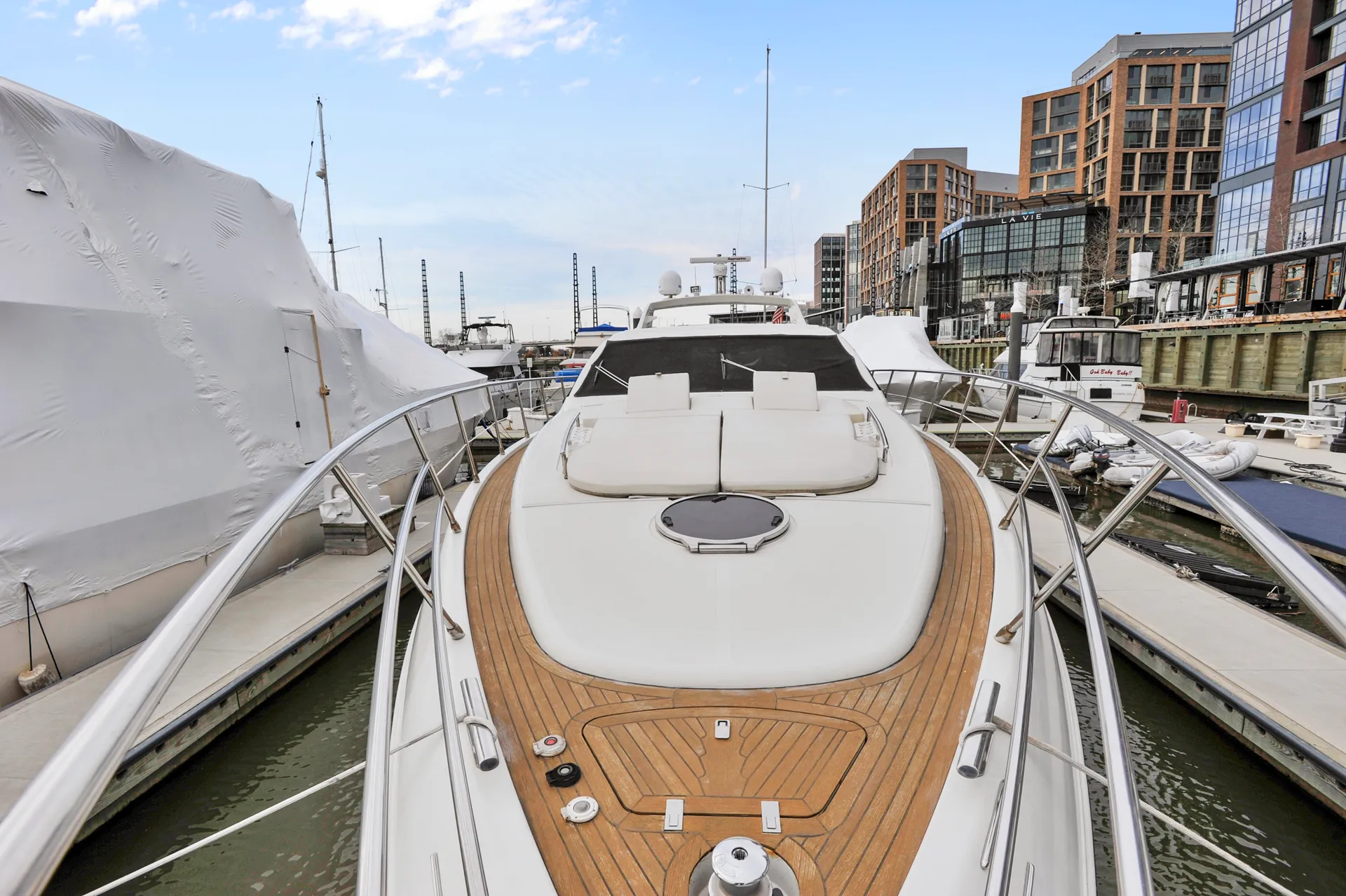 Super Nice Azimut 68S Italian Motor Yacht 