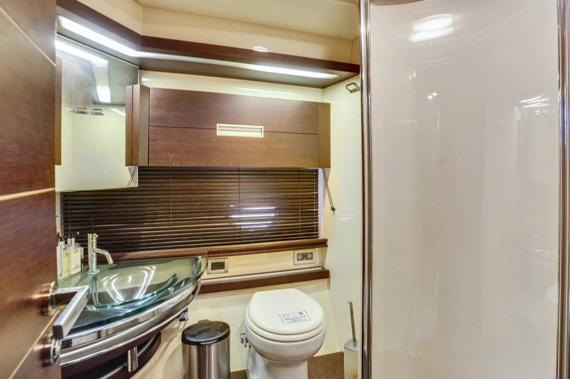 Super Nice Azimut 68S Italian Motor Yacht 