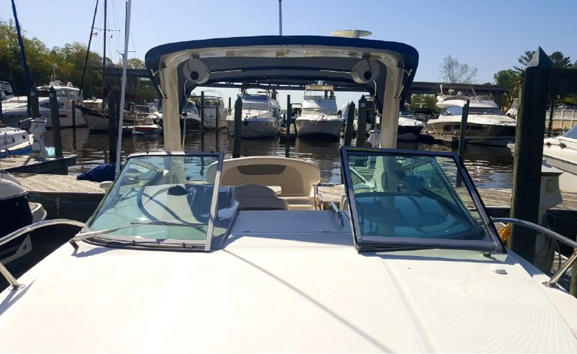 Chaparral Boats 250 Signature in Woodbridge, VA — photo 6