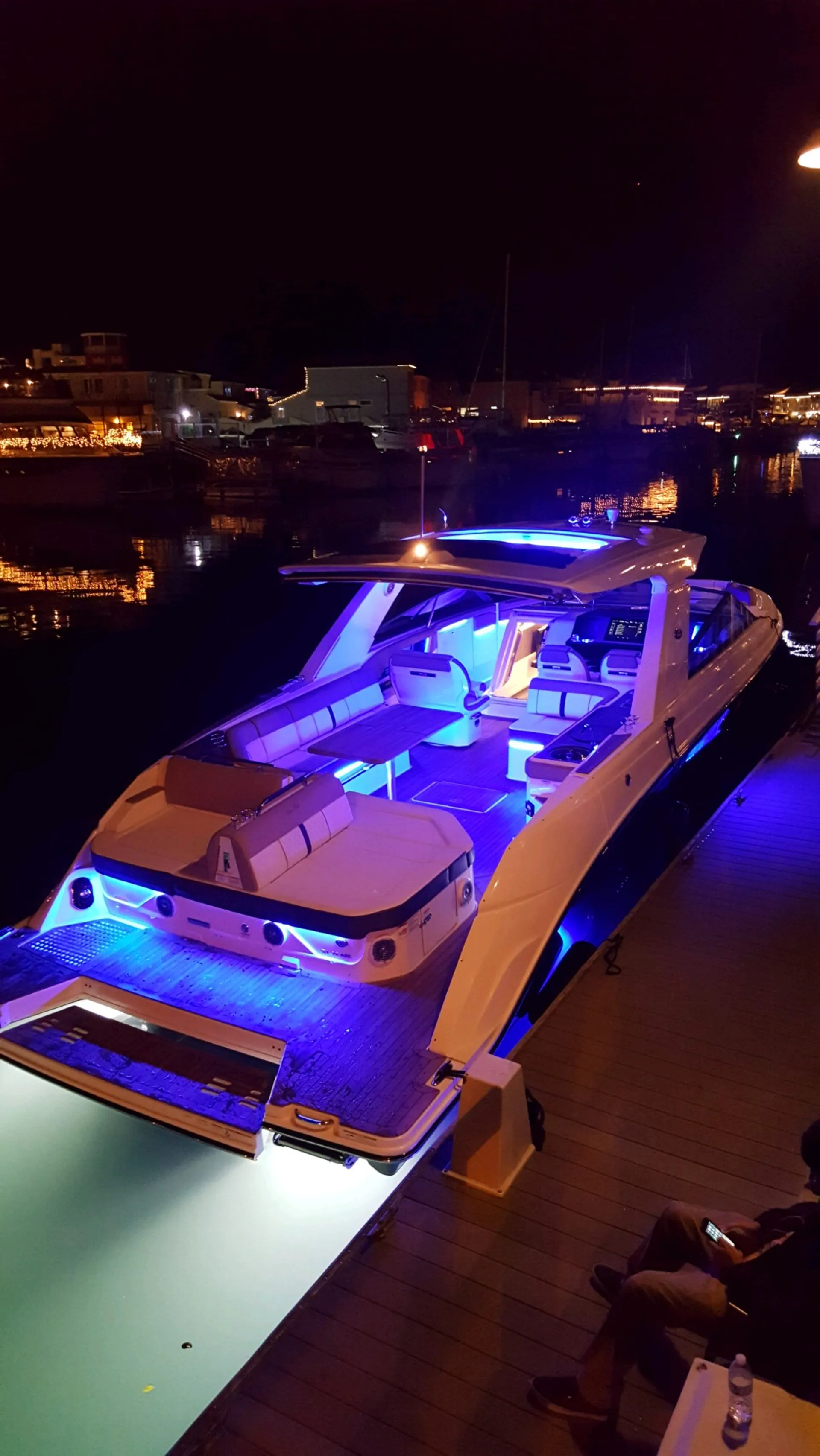 Sea Ray Boats SLX 400 in Marina del Rey, CA