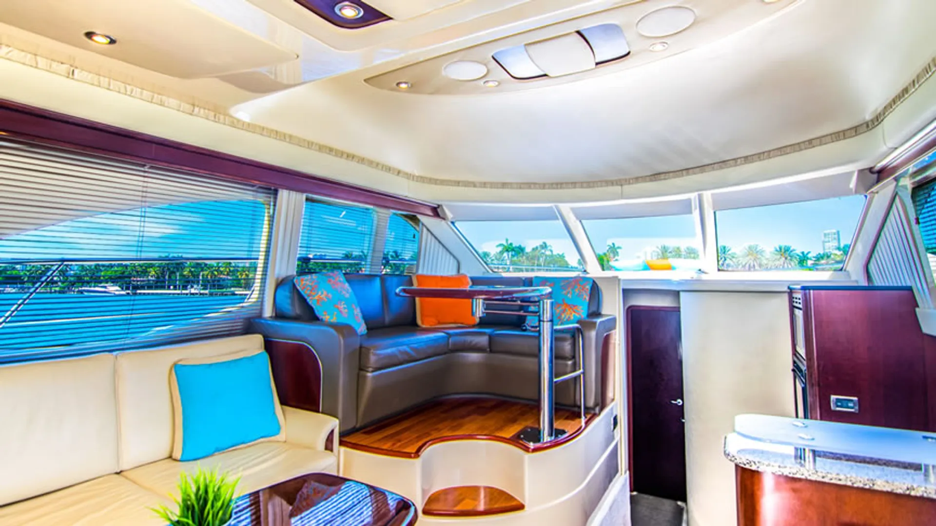 Sea Ray Boats 44 Sedan Bridge in Miami Beach, FL — photo 5